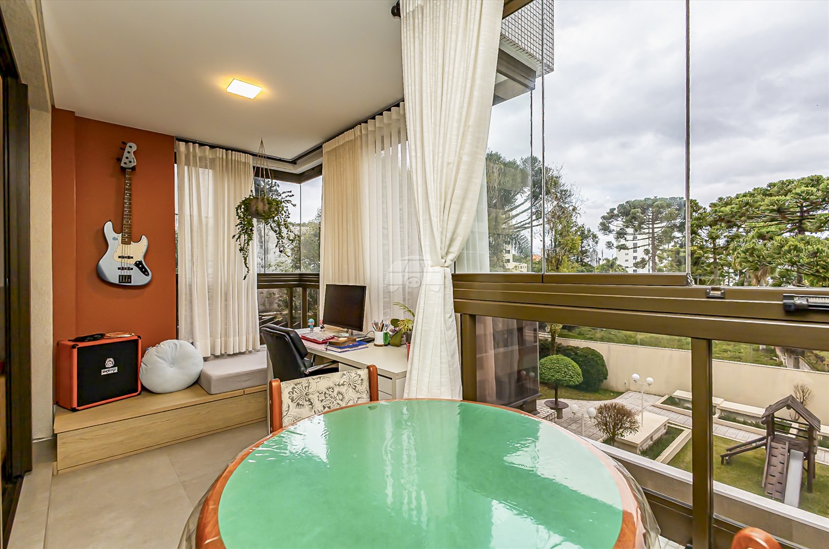 Apartamento à venda em Mercês, Curitiba — Portal Chave Fácil