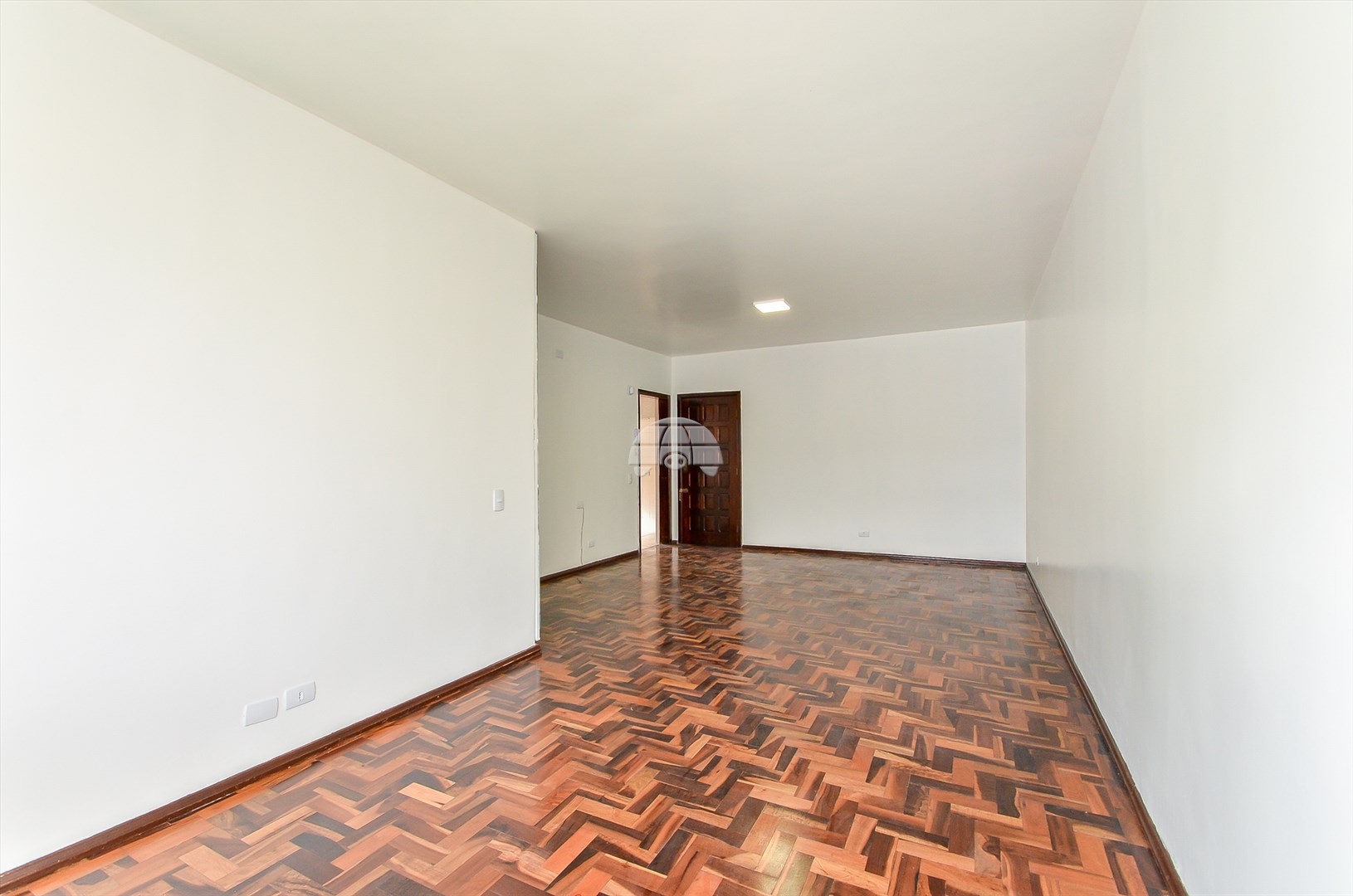 Apartamento à venda em Centro, Curitiba — GOMES CONSULTOR IMOBILIARIO LTDA.