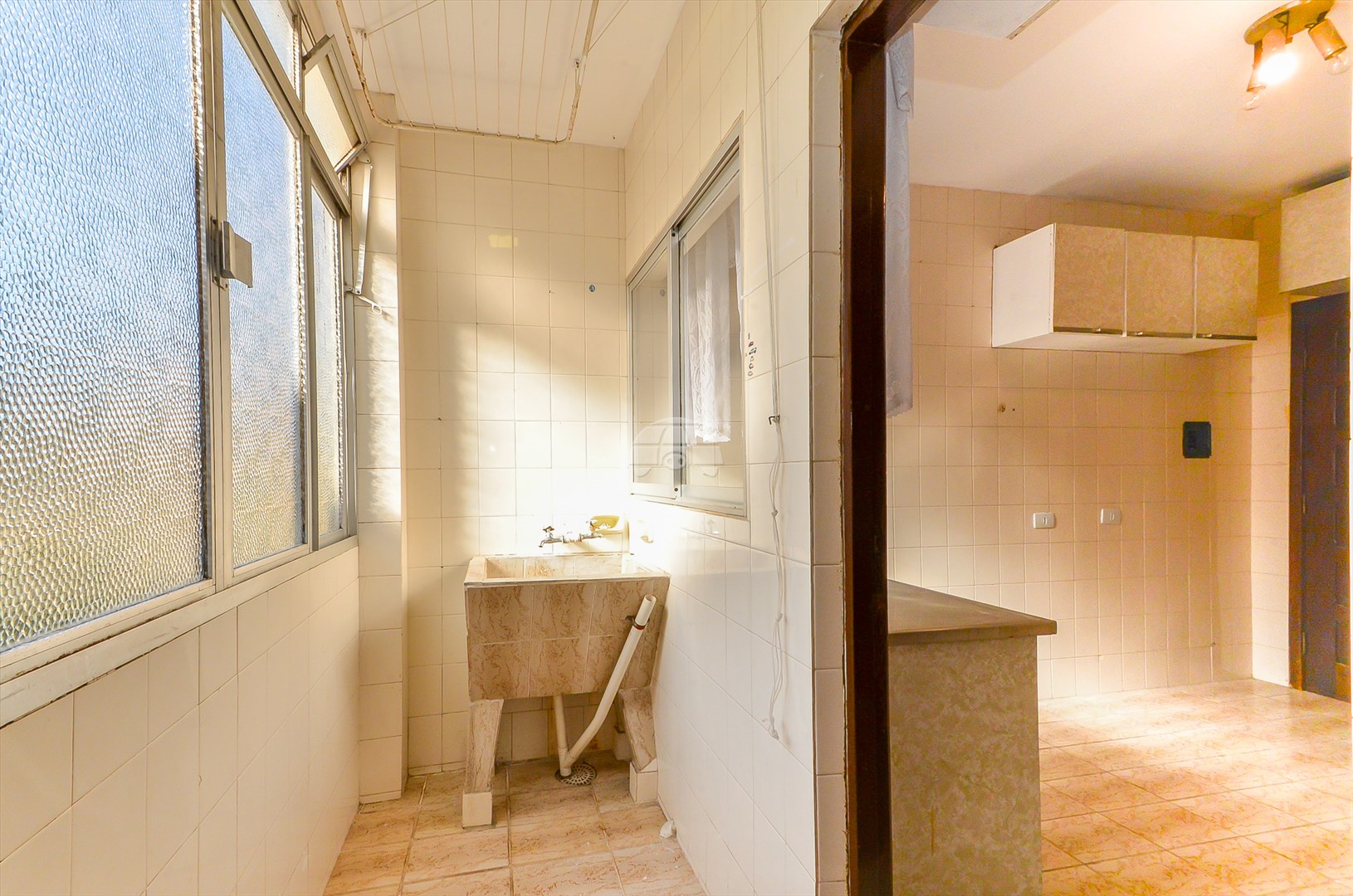 Apartamento à venda em Centro, Curitiba — GOMES CONSULTOR IMOBILIARIO LTDA.
