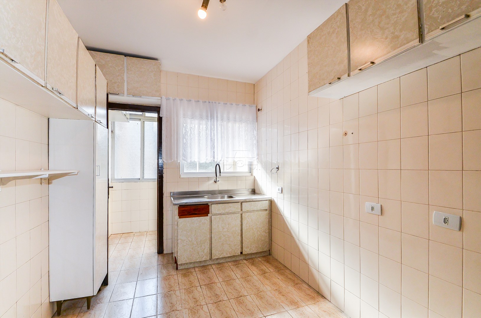 Apartamento à venda em Centro, Curitiba — GOMES CONSULTOR IMOBILIARIO LTDA.