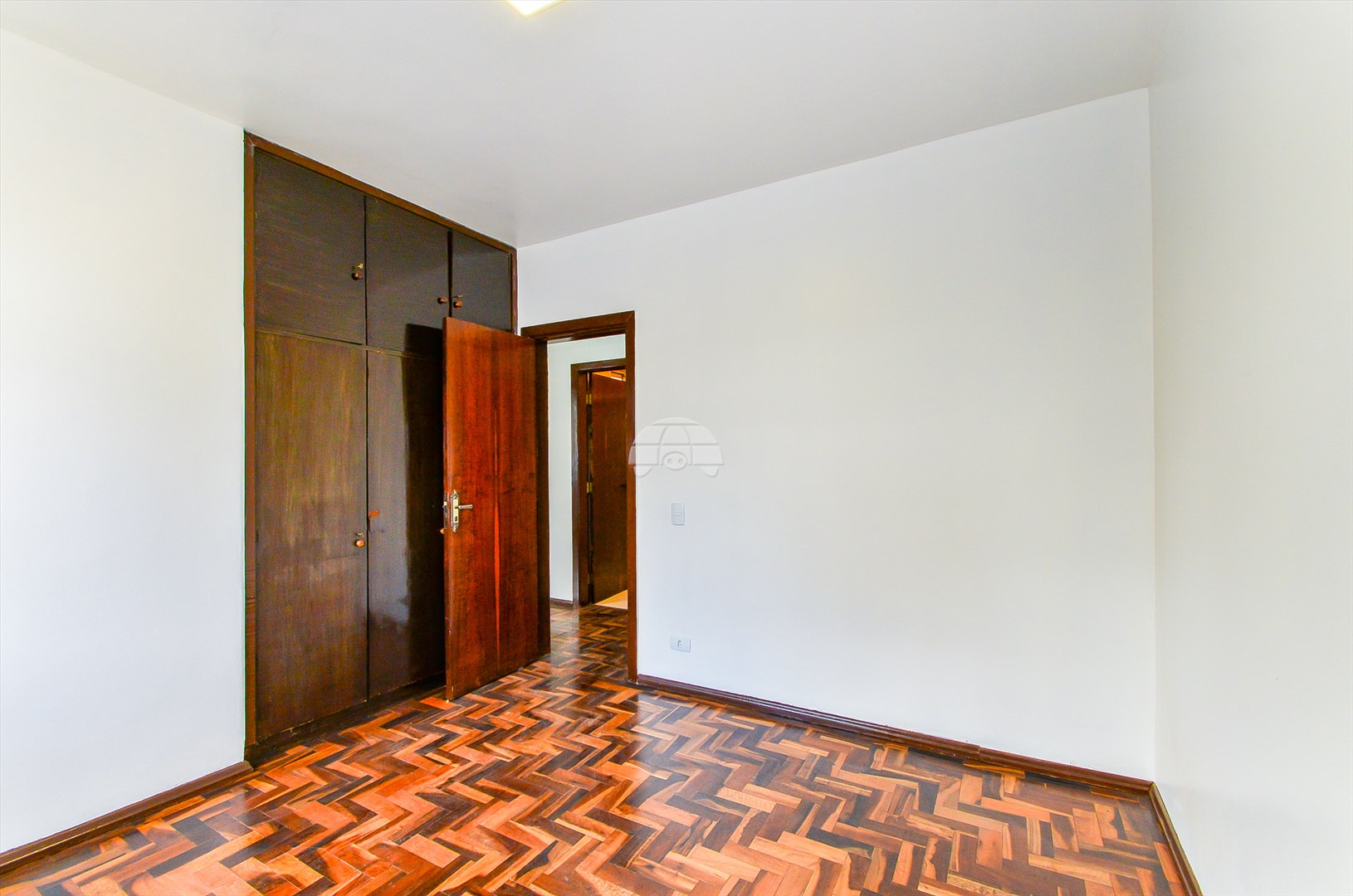 Apartamento à venda em Centro, Curitiba — GOMES CONSULTOR IMOBILIARIO LTDA.