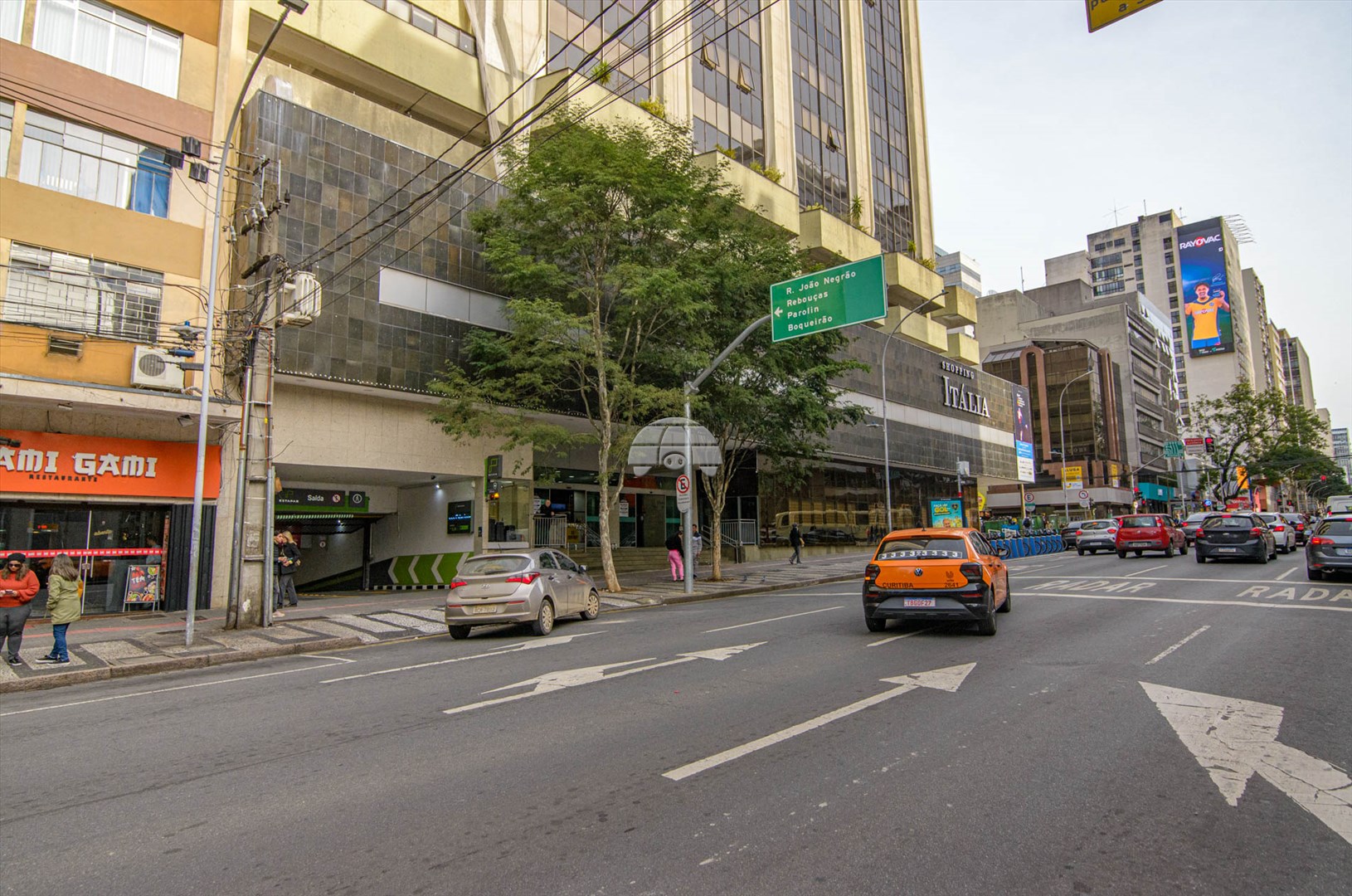 Casa à venda em Centro, Curitiba — Portal Chave Fácil