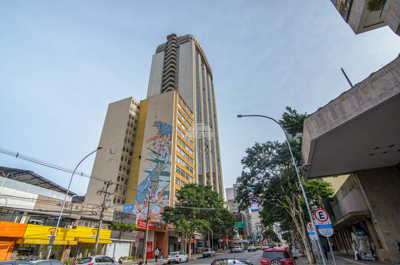 Casa à venda em Centro, Curitiba — Portal Chave Fácil