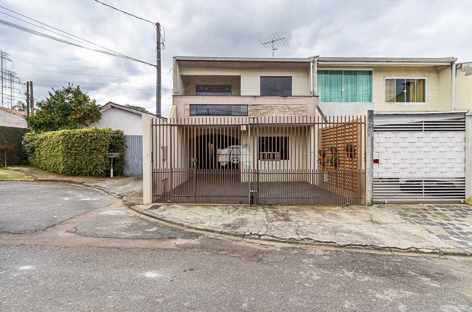 Casa à venda em Uberaba, Curitiba — Construa Assessoria Imobiliária