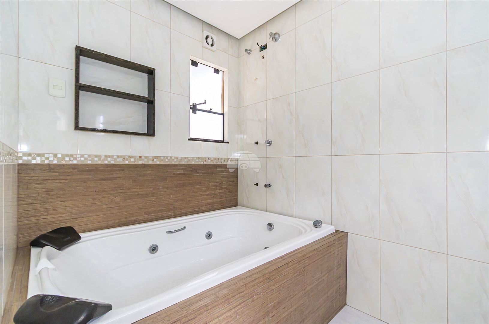 Casa à venda em Uberaba, Curitiba — Construa Assessoria Imobiliária