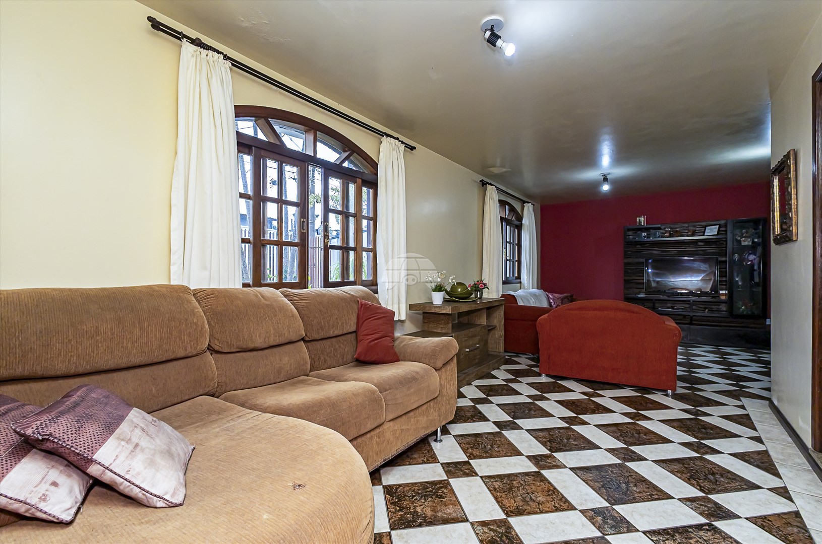 Casa à venda em Xaxim, Curitiba — Portal Chave Fácil