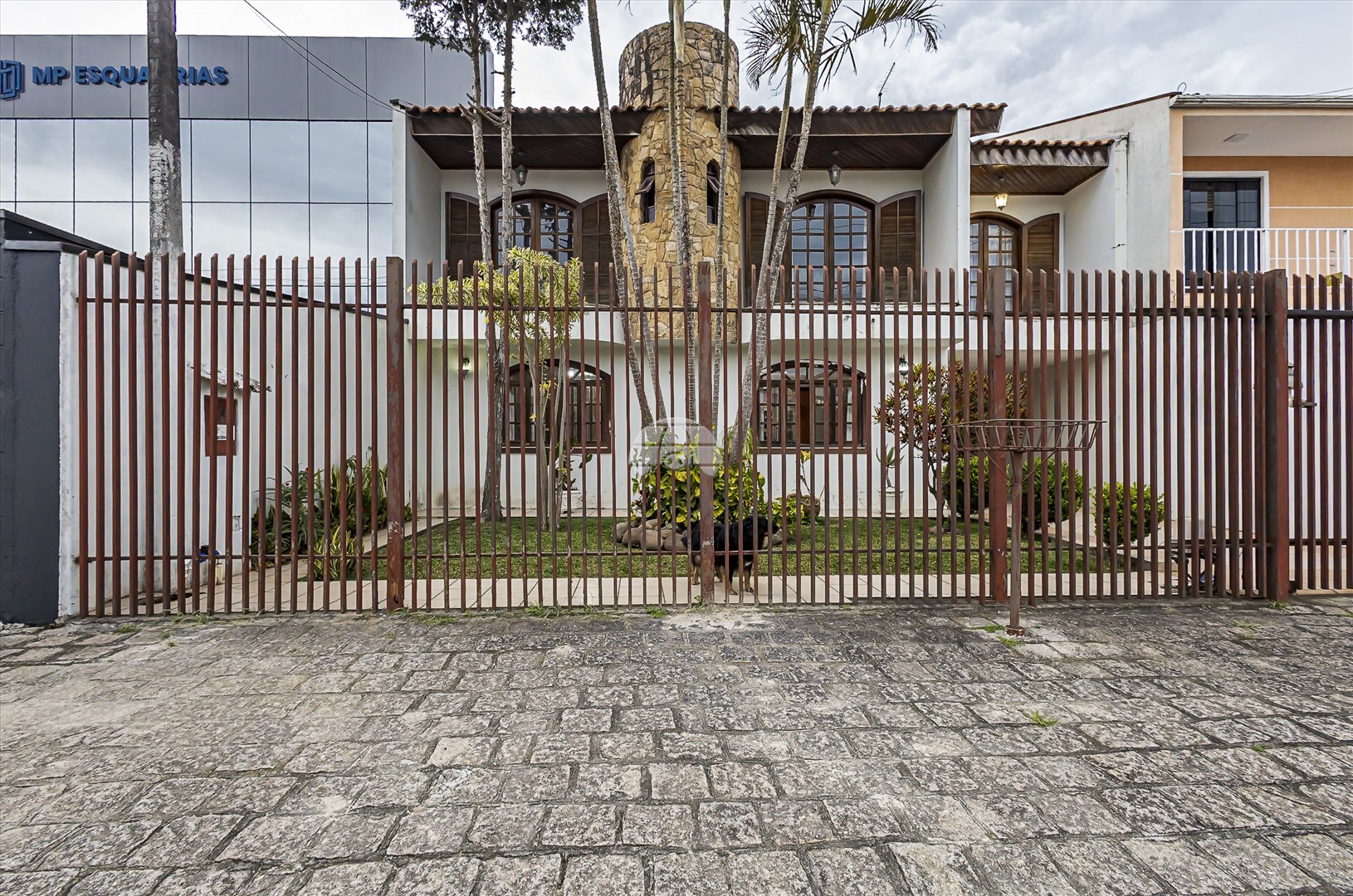 Casa à venda em Xaxim, Curitiba — Portal Chave Fácil