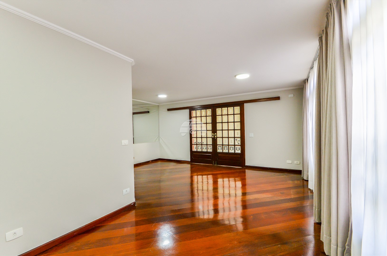 Casa à venda em Bacacheri, Curitiba — Portal Chave Fácil