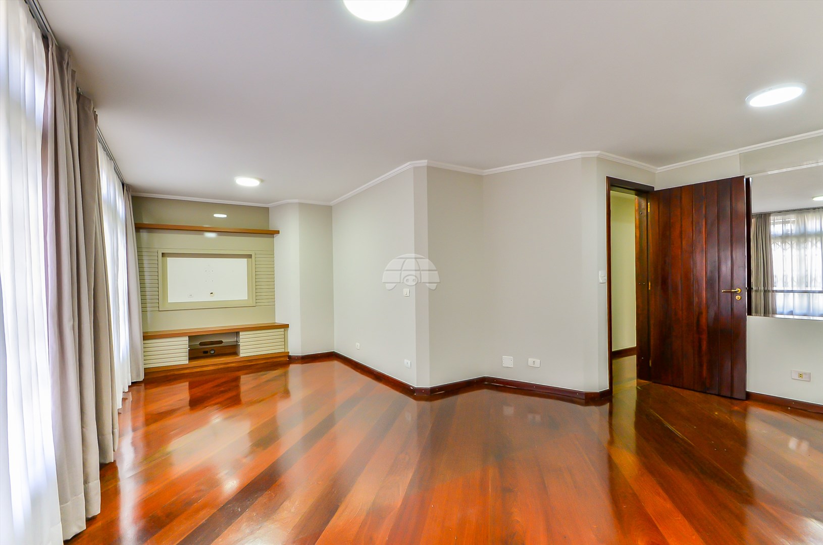 Casa à venda em Bacacheri, Curitiba — Portal Chave Fácil