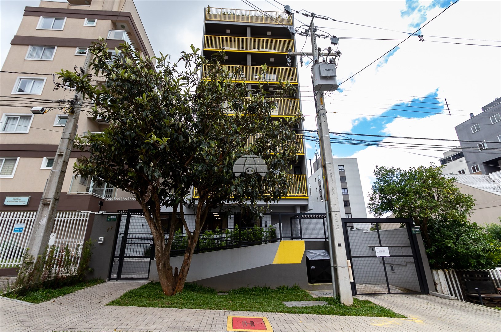 Apartamento à venda em Novo Mundo, Curitiba — Portal Chave Fácil