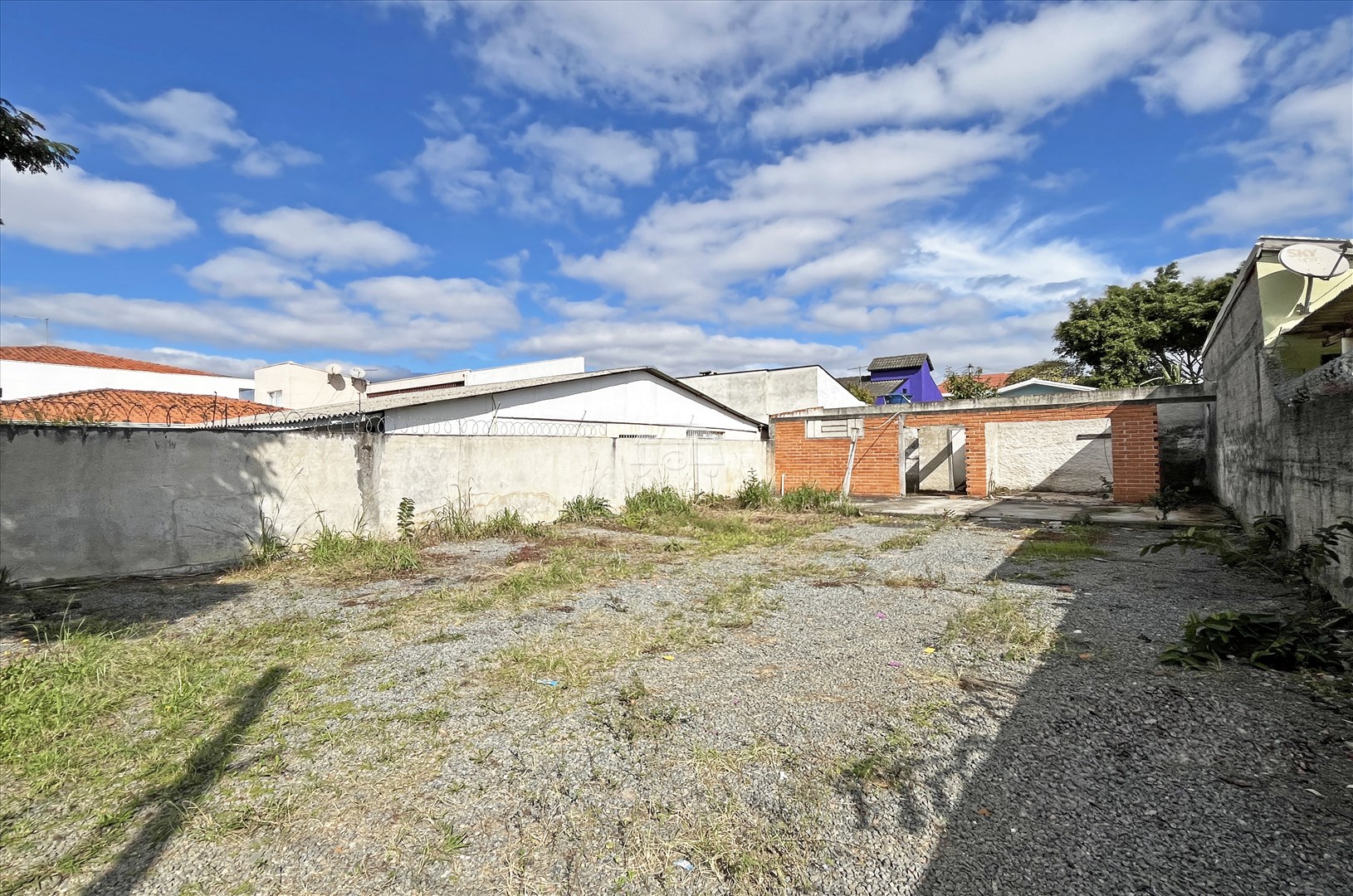 Terreno/Área para alugar em Xaxim, Curitiba — Portal Chave Fácil