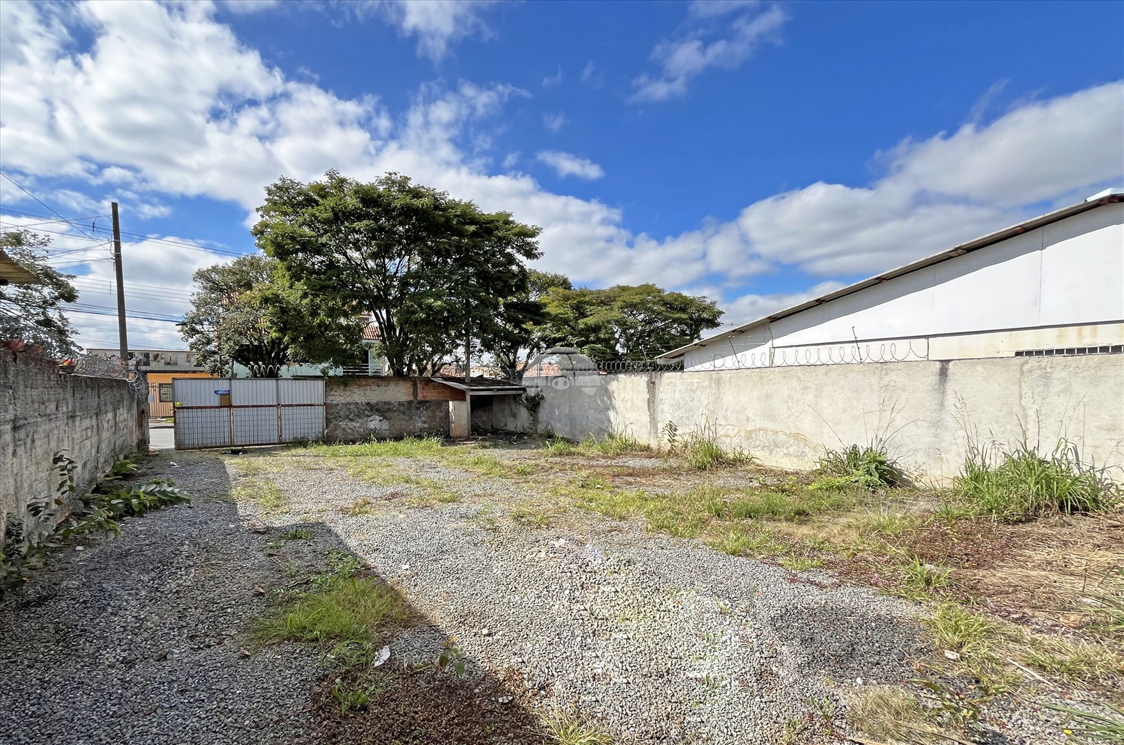 Terreno/Área para alugar em Xaxim, Curitiba — Portal Chave Fácil