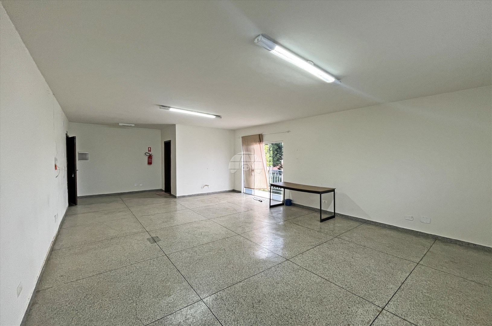 Sala/Conjunto Comercial para alugar em Iguaçu, Fazenda Rio Grande — Portal Chave Fácil