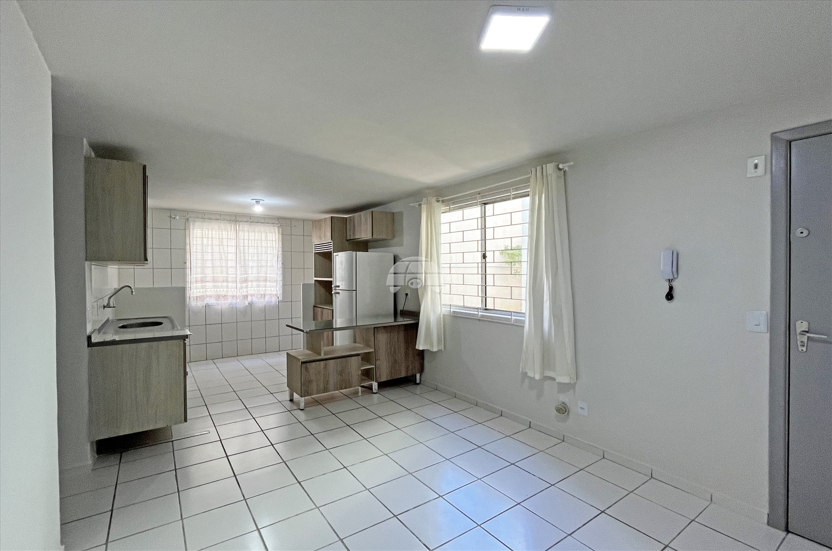 Apartamento para alugar em Sítio Cercado, Curitiba — Portal Chave Fácil