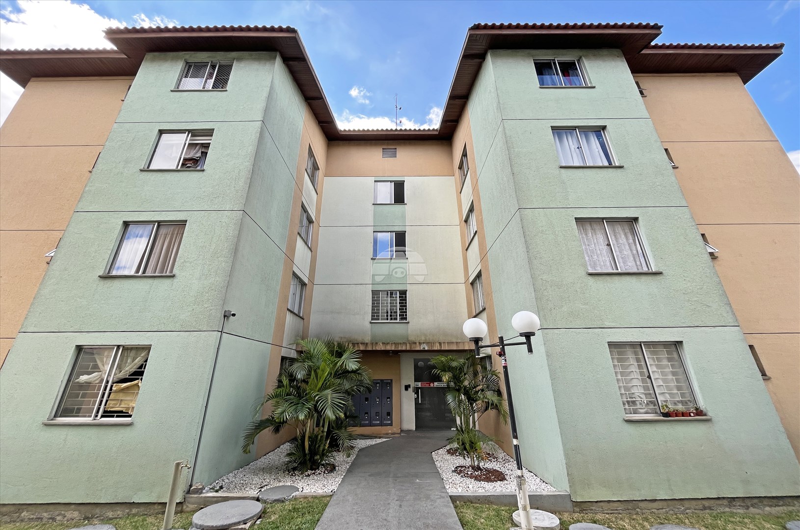 Apartamento para alugar em Sítio Cercado, Curitiba — Portal Chave Fácil
