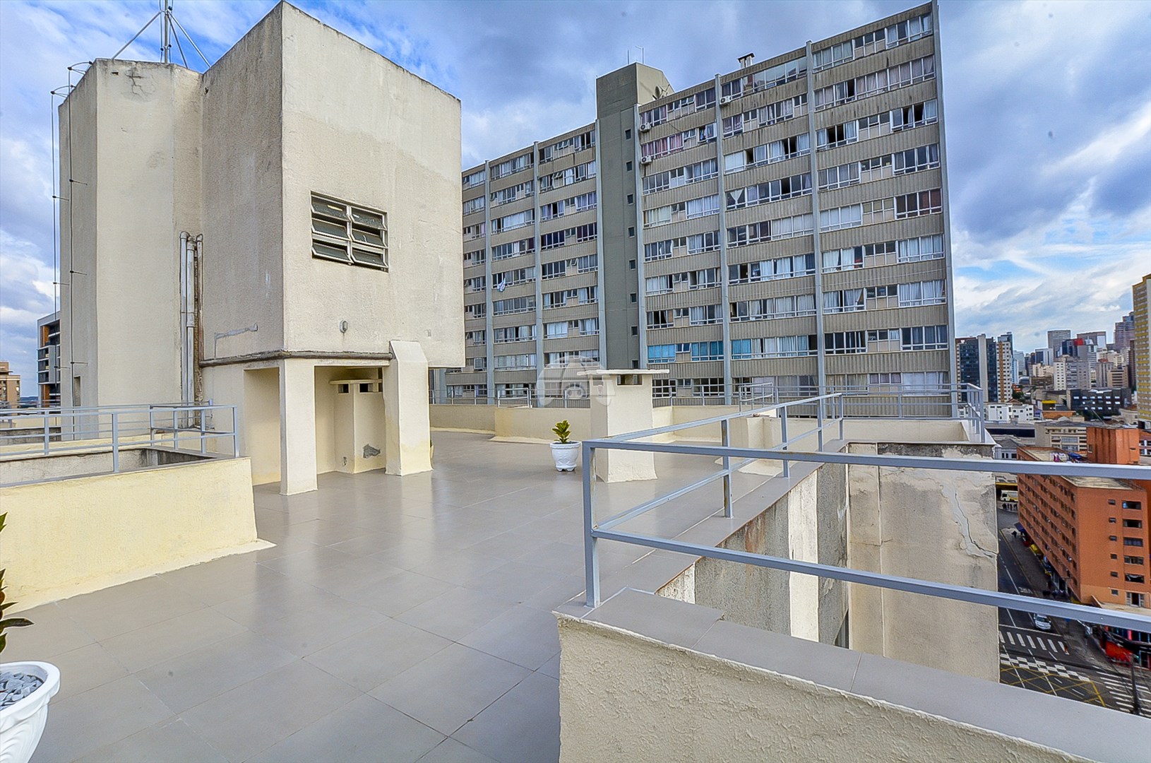 Apartamento à venda em Centro, Curitiba — MAFI ADMINISTRADORA DE IMOVEIS LTDA