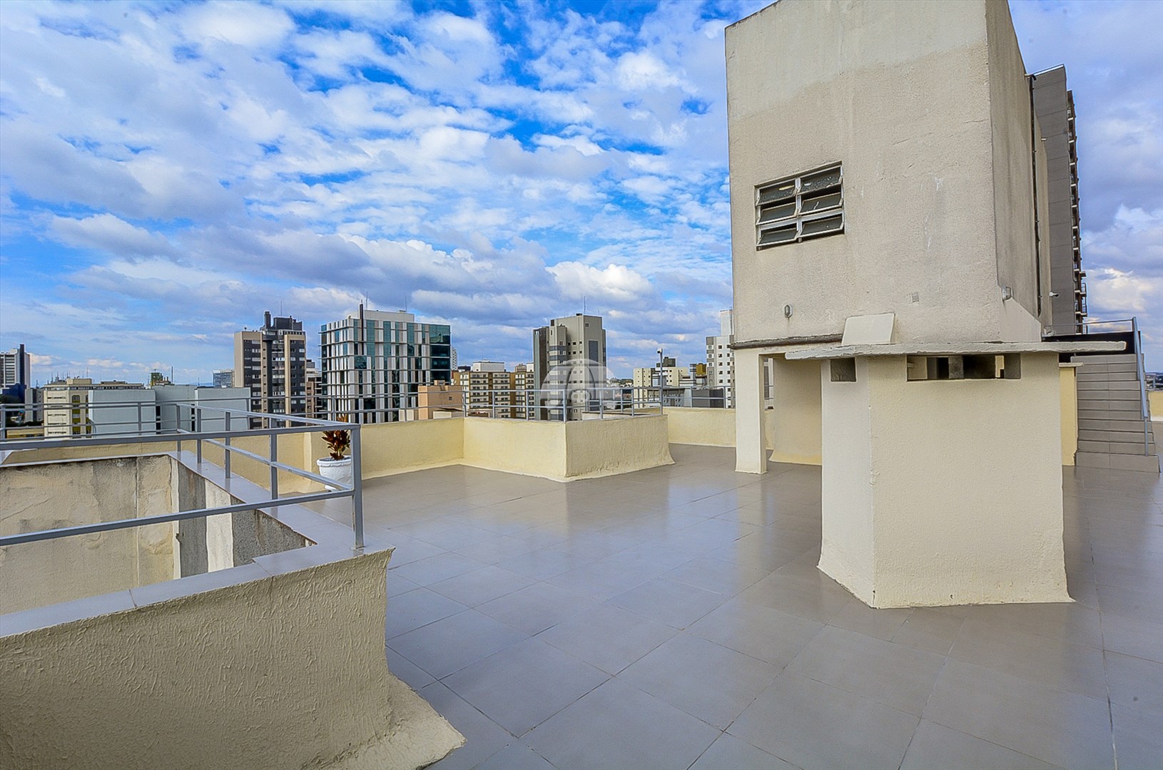 Apartamento à venda em Centro, Curitiba — MAFI ADMINISTRADORA DE IMOVEIS LTDA
