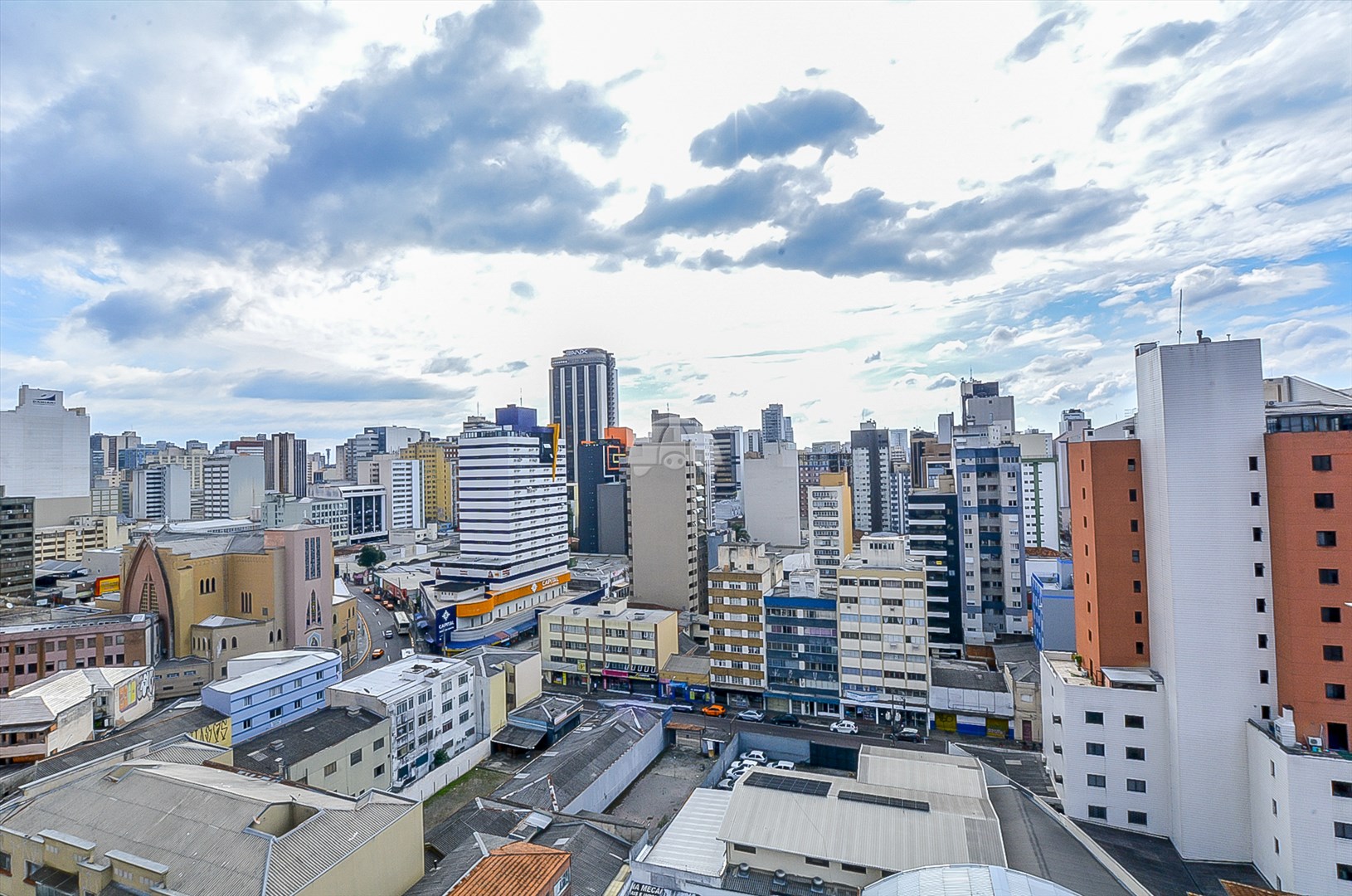 Apartamento à venda em Centro, Curitiba — MAFI ADMINISTRADORA DE IMOVEIS LTDA