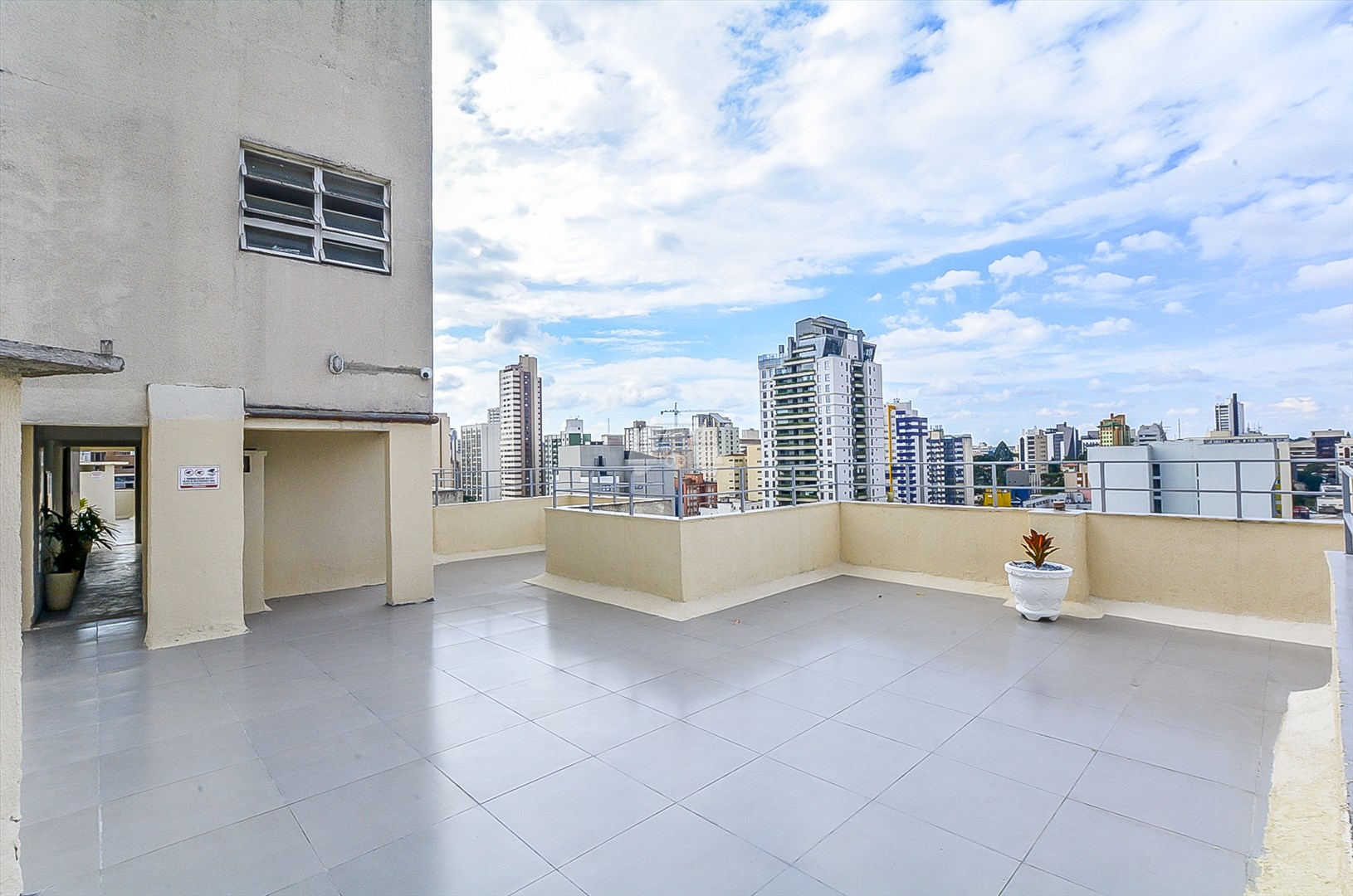Apartamento à venda em Centro, Curitiba — MAFI ADMINISTRADORA DE IMOVEIS LTDA