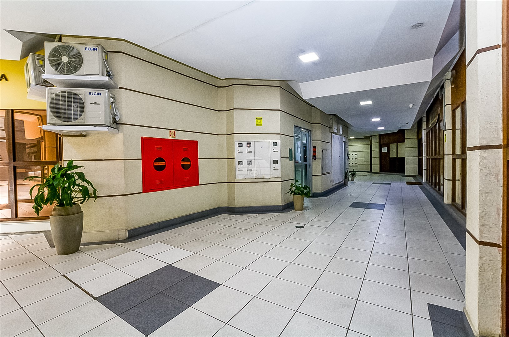 Apartamento à venda em Centro, Curitiba — MAFI ADMINISTRADORA DE IMOVEIS LTDA