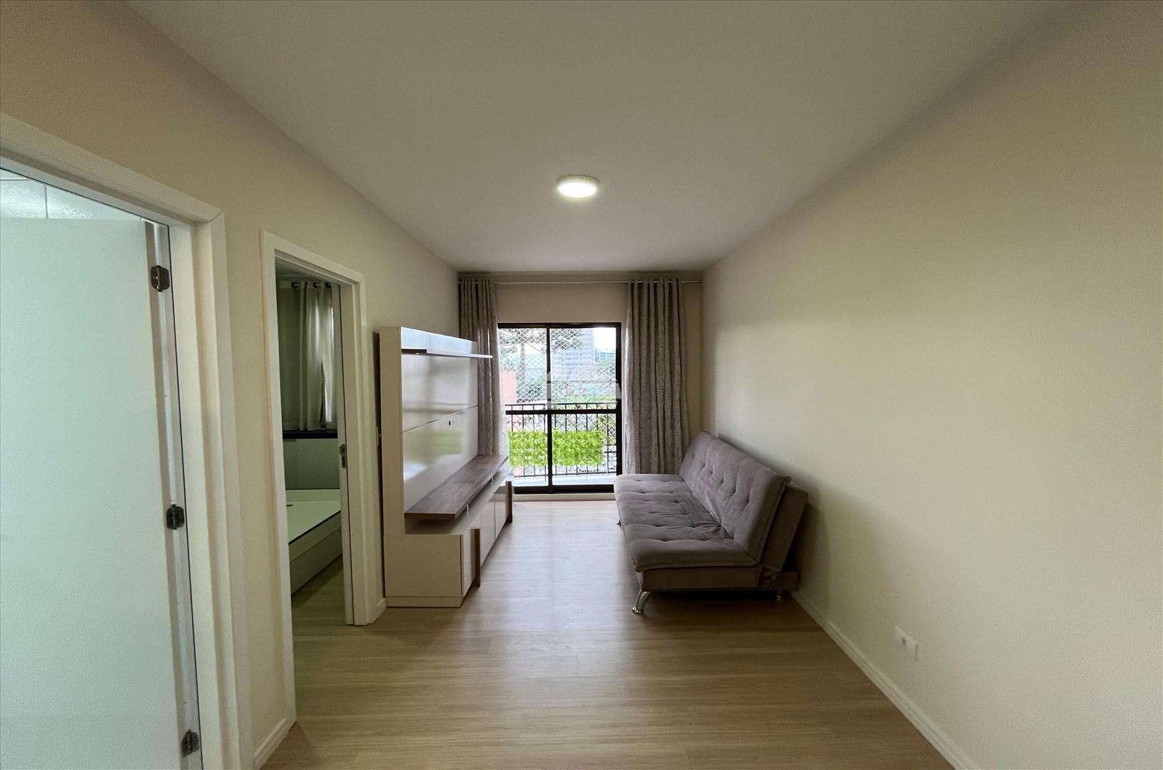 Apartamento para alugar em Novo Mundo, Curitiba — GOMES CONSULTOR IMOBILIARIO LTDA.
