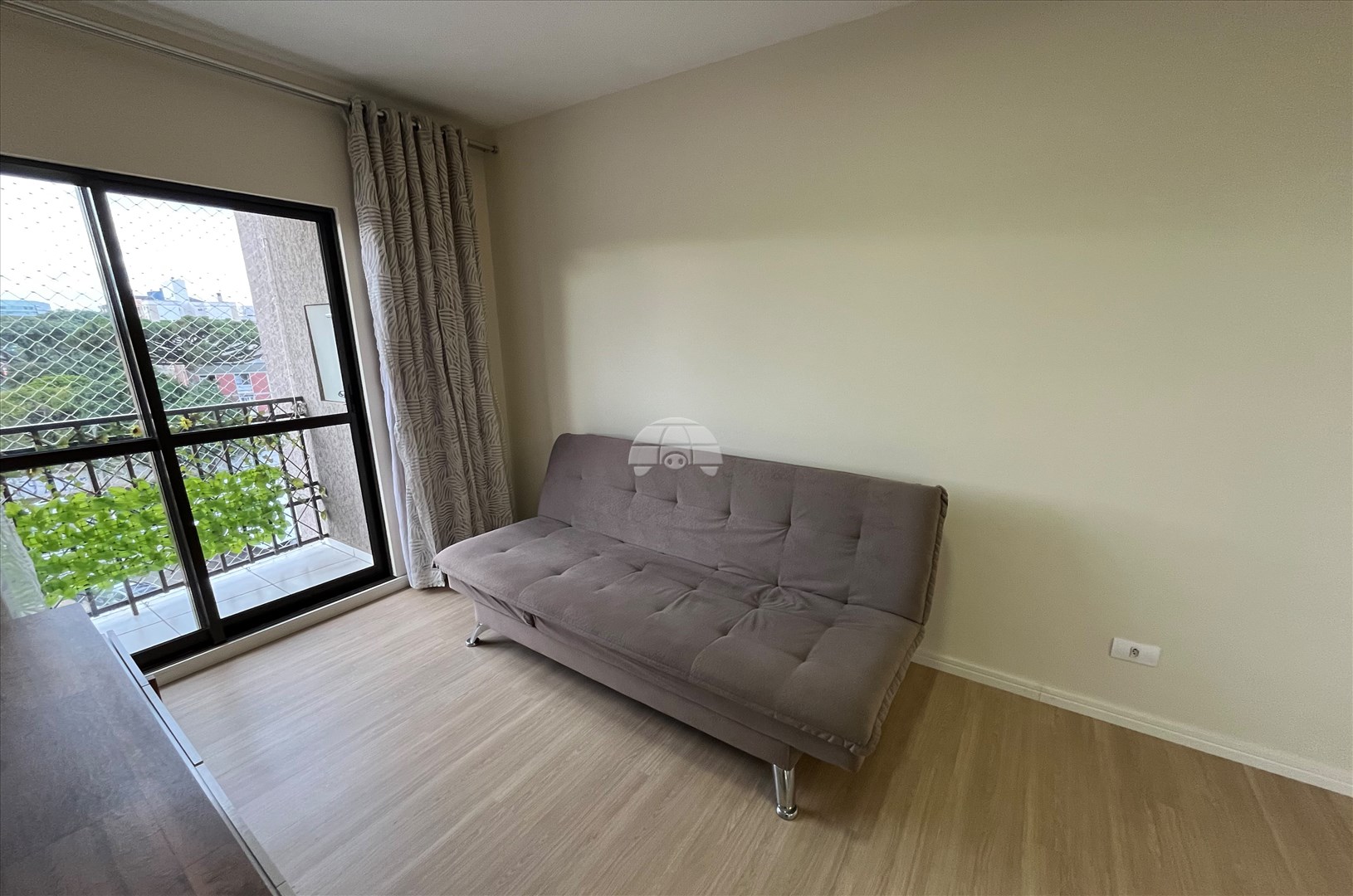 Apartamento para alugar em Novo Mundo, Curitiba — GOMES CONSULTOR IMOBILIARIO LTDA.