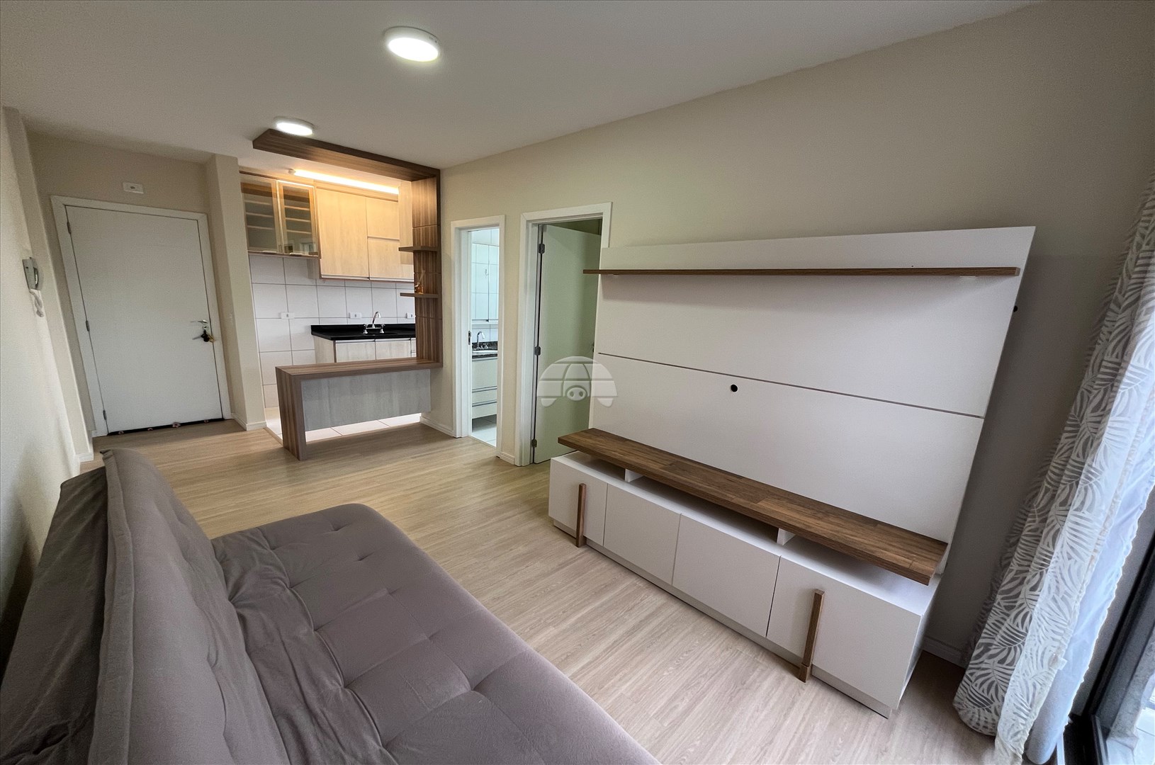 Apartamento para alugar em Novo Mundo, Curitiba — GOMES CONSULTOR IMOBILIARIO LTDA.