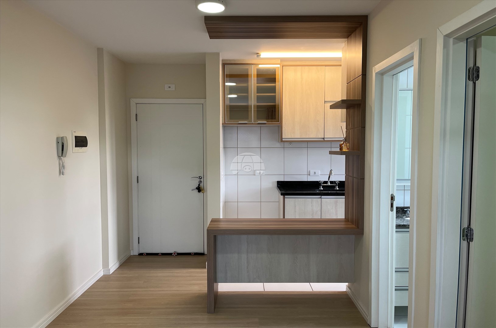 Apartamento para alugar em Novo Mundo, Curitiba — GOMES CONSULTOR IMOBILIARIO LTDA.