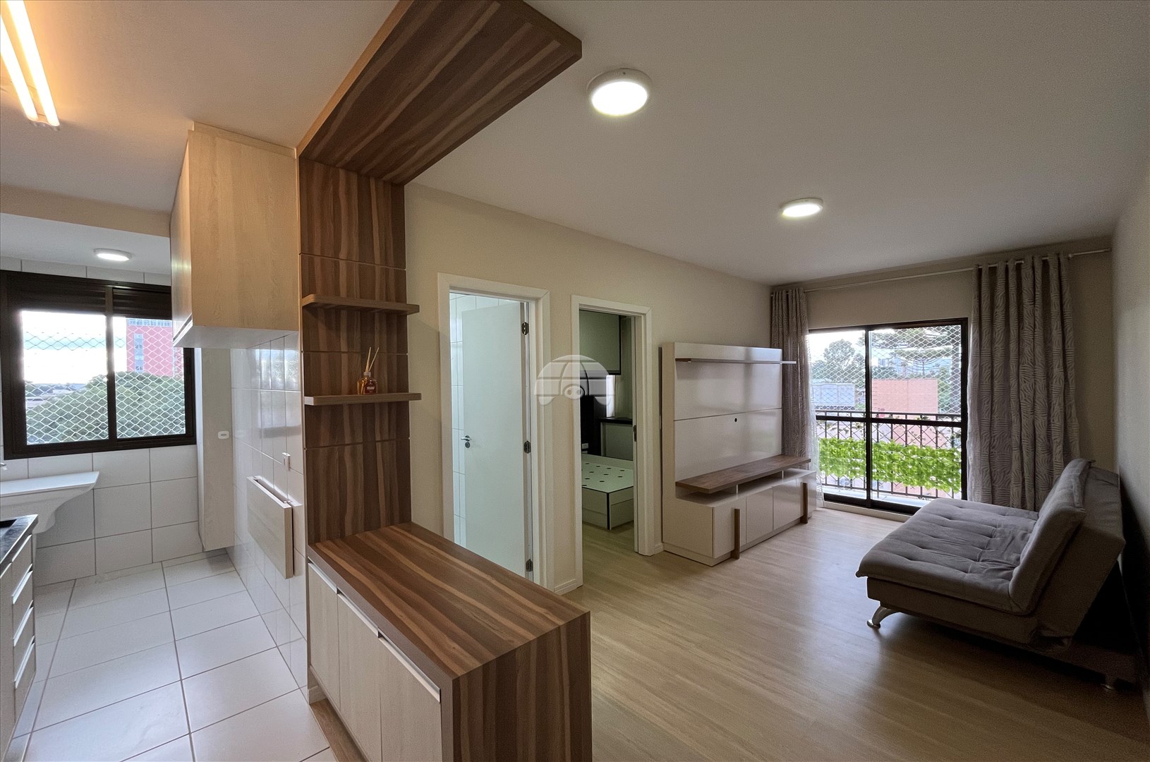 Apartamento para alugar em Novo Mundo, Curitiba — GOMES CONSULTOR IMOBILIARIO LTDA.