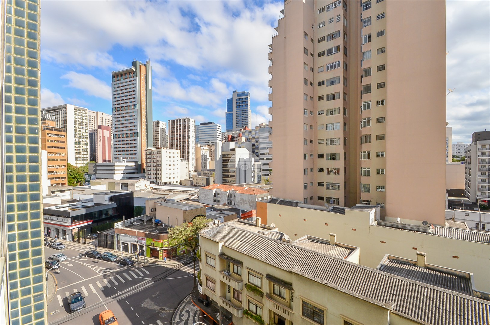 Apartamento à venda em Centro, Curitiba — Toyo Imóveis - Curitiba/PR