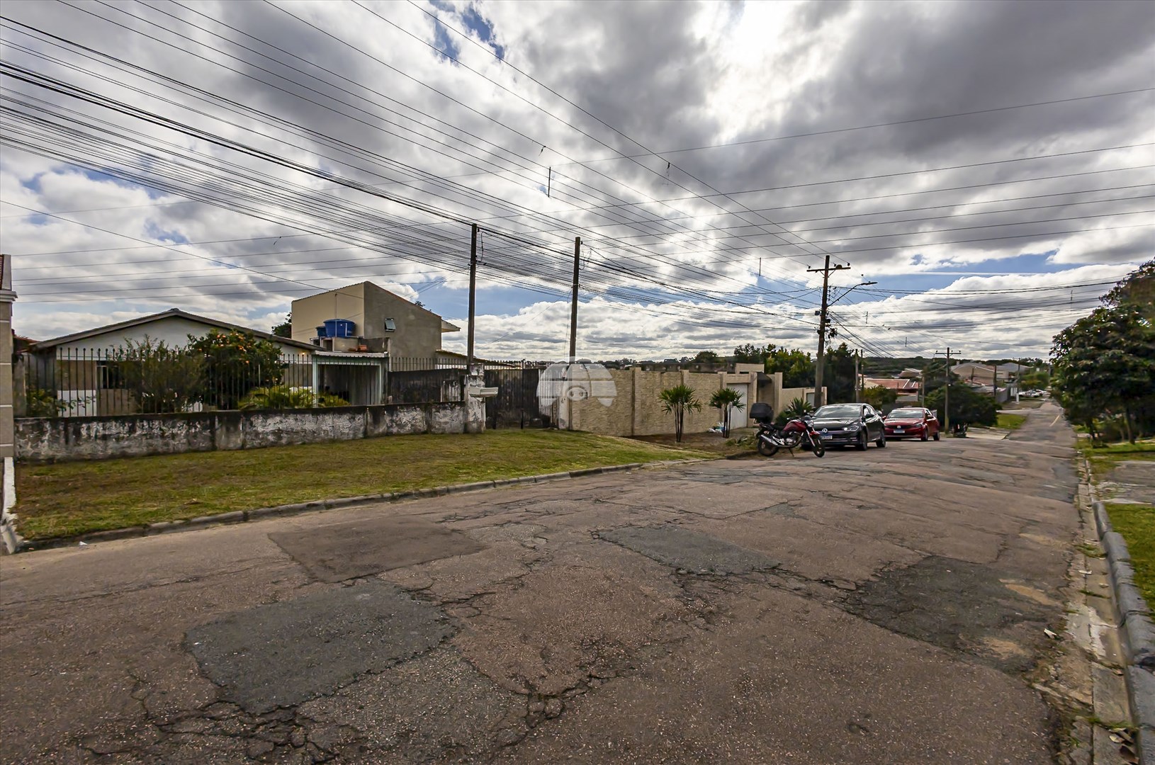 Casa à venda em Sítio Cercado, Curitiba — Portal Chave Fácil