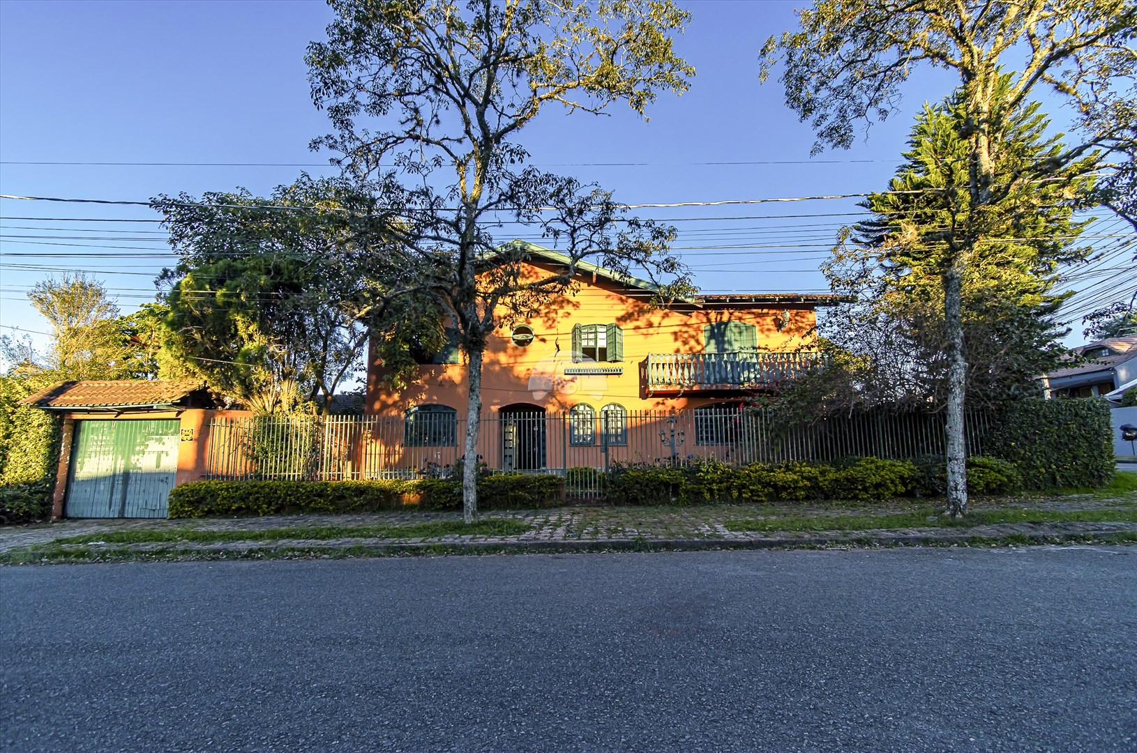 Casa à venda em Jardim Social, Curitiba — Portal Chave Fácil