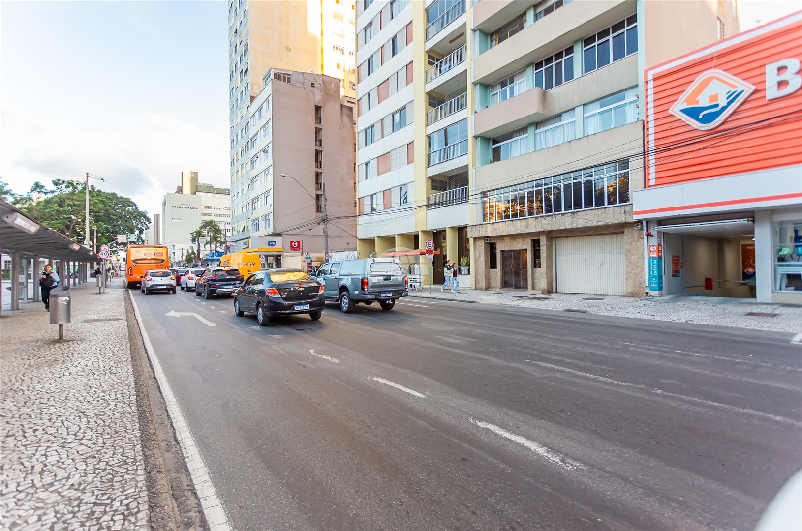 Apartamento à venda em Centro, Curitiba — Portal Chave Fácil
