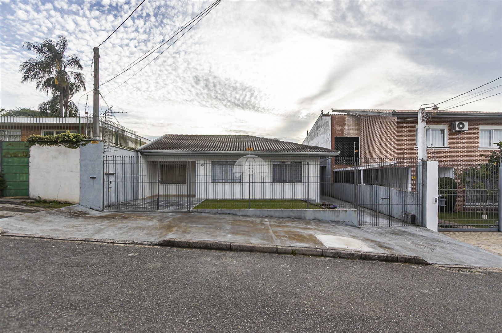Casa à venda em Jardim Botânico, Curitiba — Portal Chave Fácil