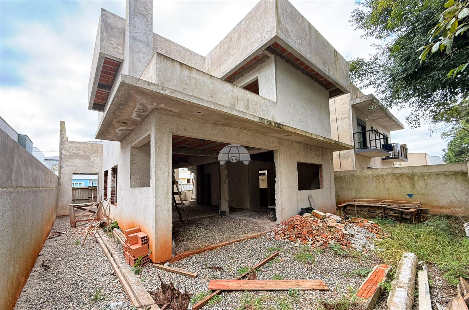Sobrado à venda em São Gabriel, Colombo — Portal Chave Fácil