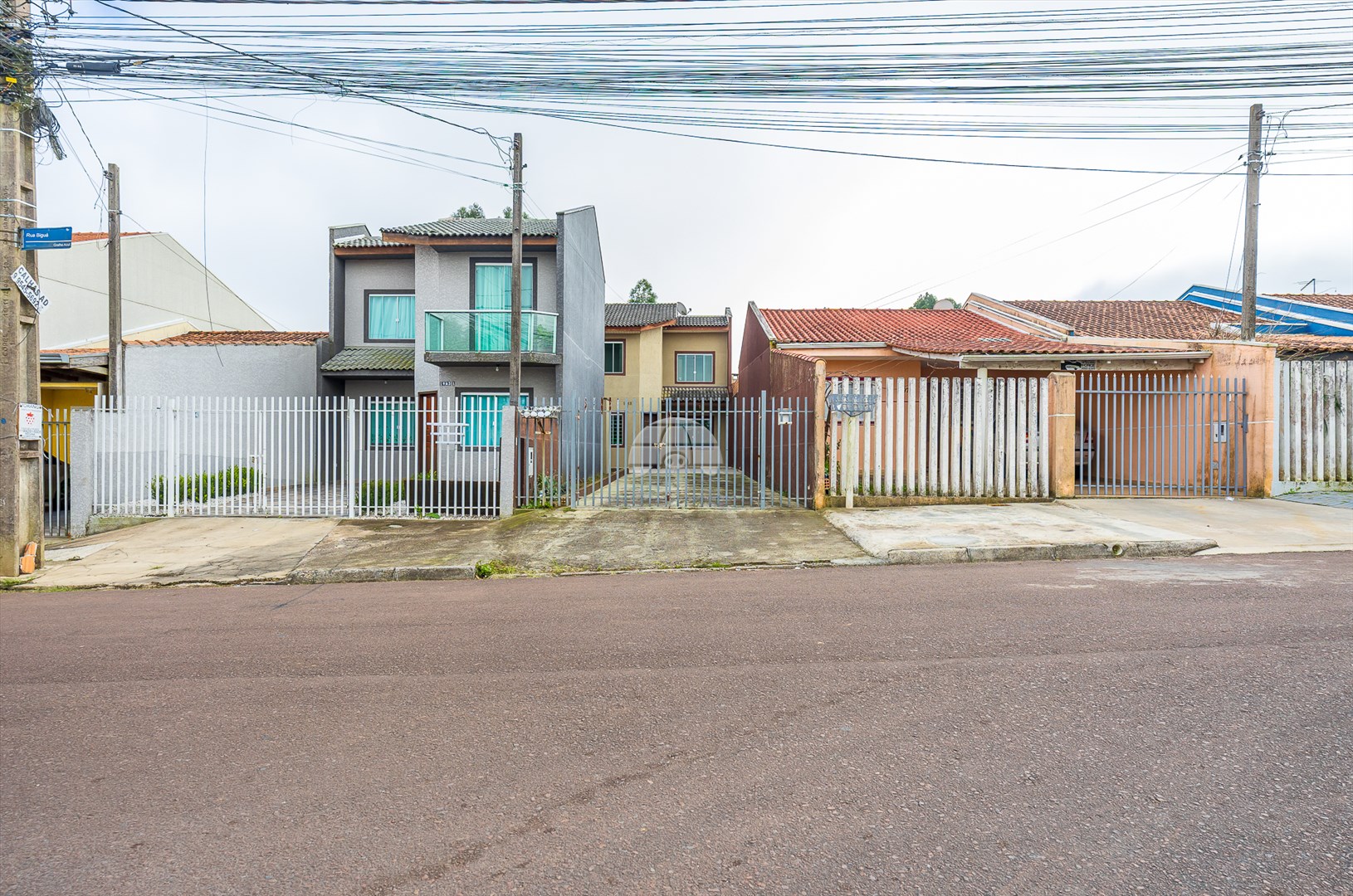 Casa à venda em Gralha Azul, Fazenda Rio Grande — Portal Chave Fácil