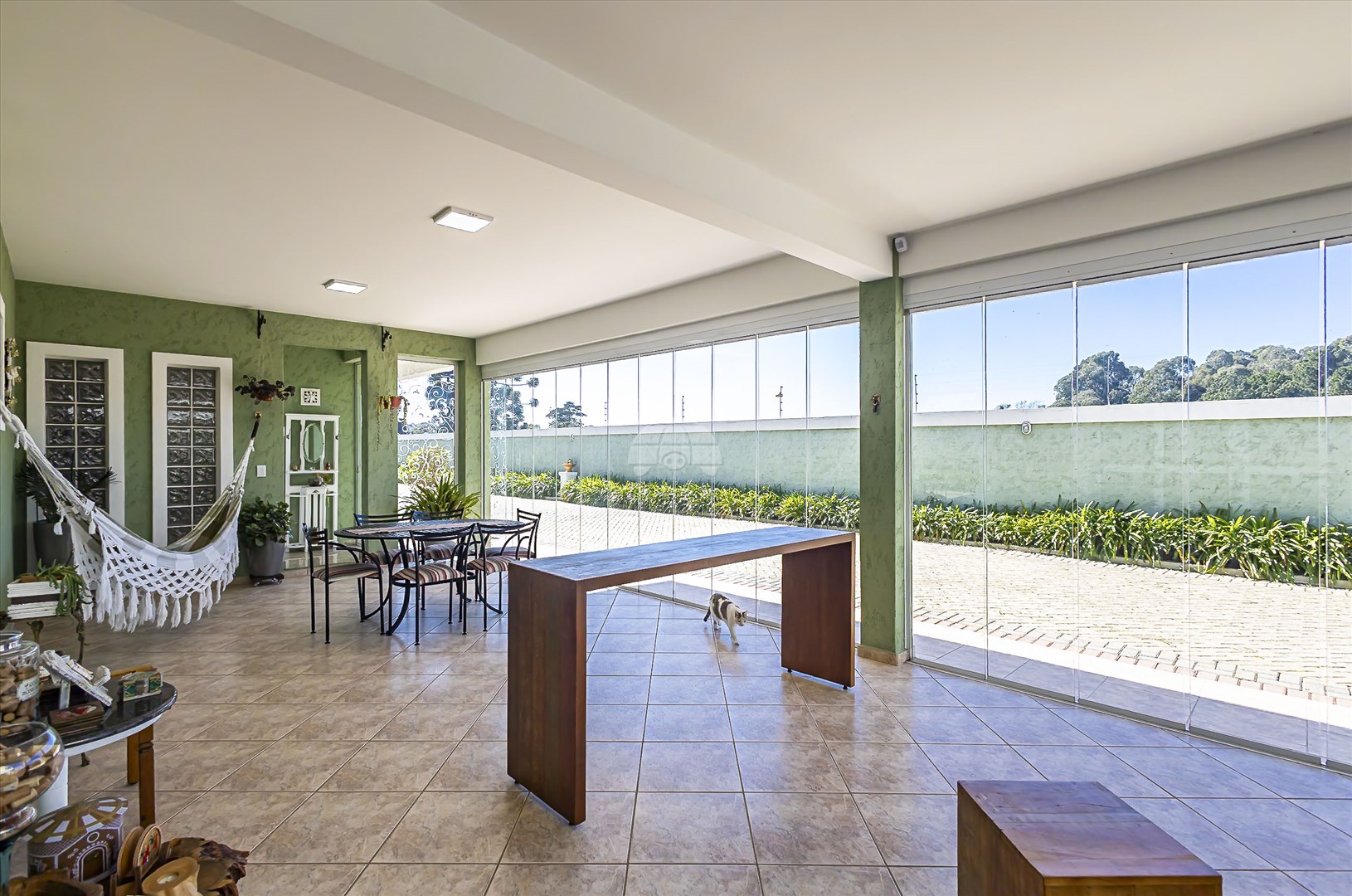 Sobrado à venda em Santa Felicidade, Curitiba — Imobiliaria Paraíso