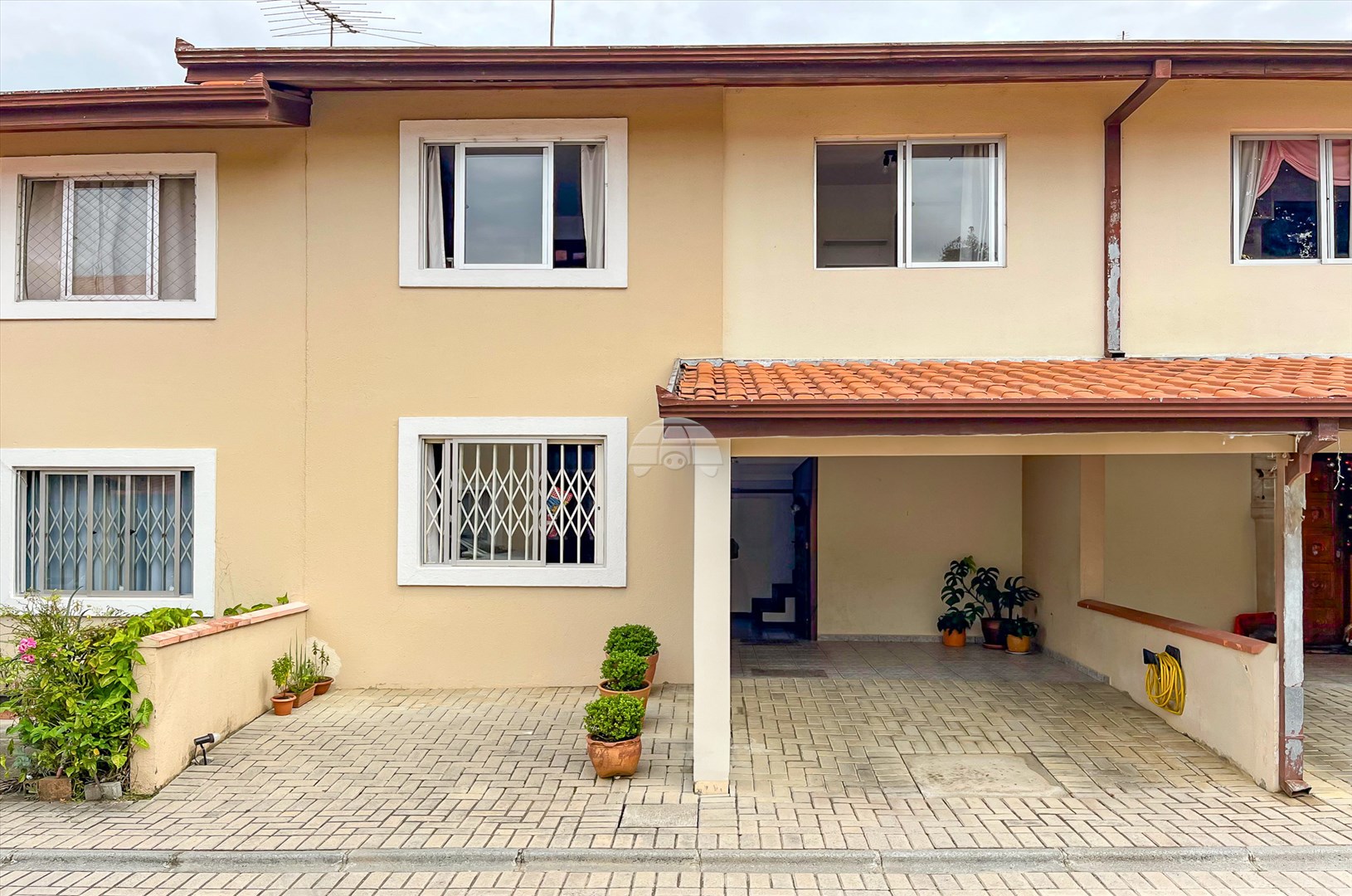 Sobrado à venda em Boqueirão, Curitiba — Portal Chave Fácil