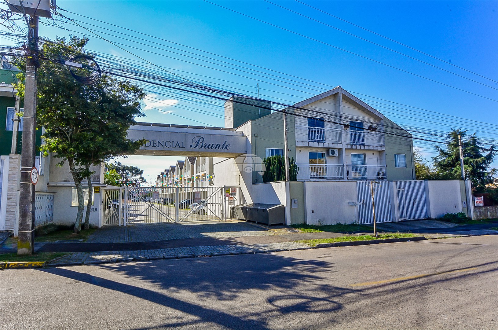 Sobrado à venda em Uberaba, Curitiba — Portal Chave Fácil