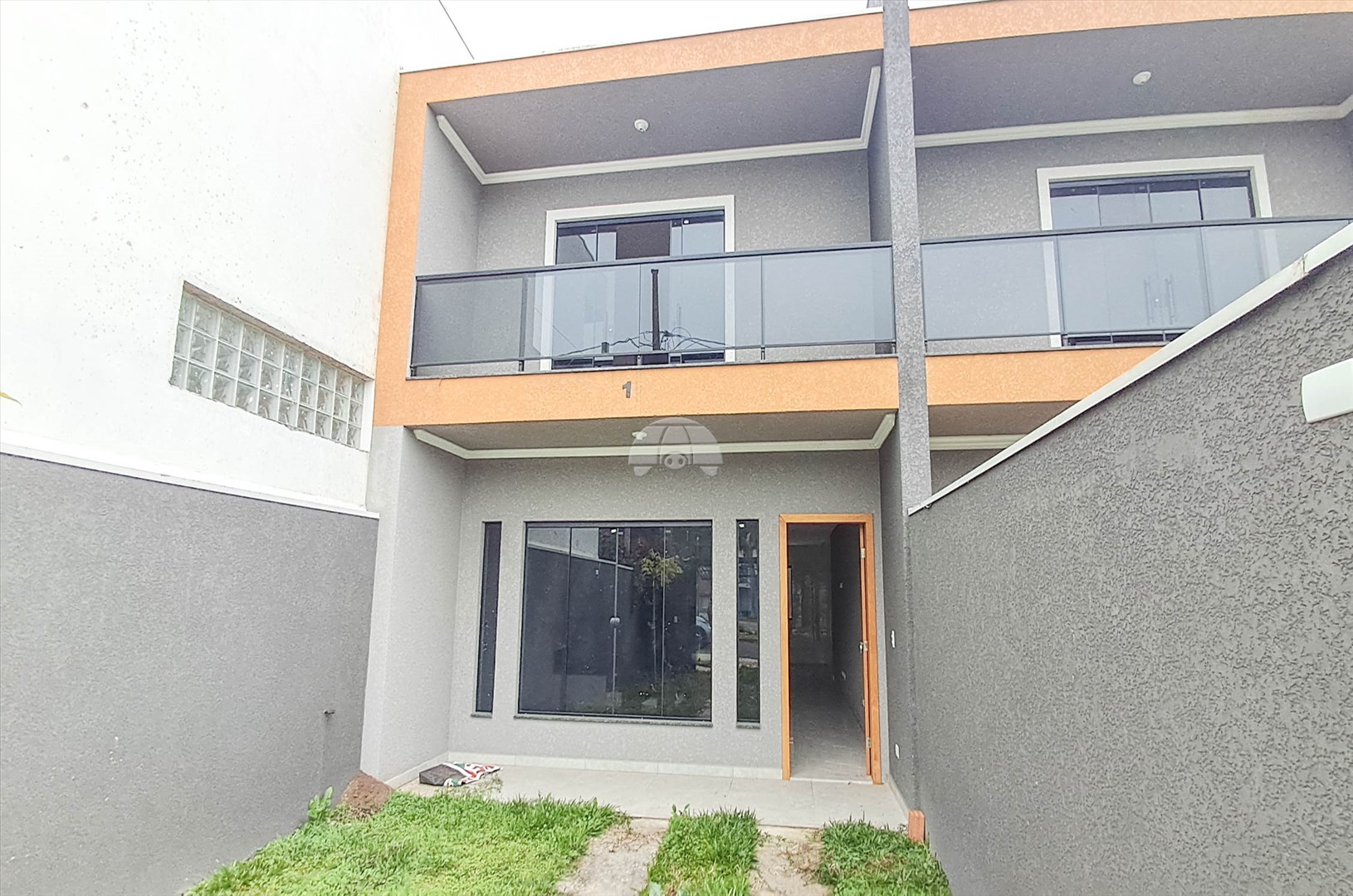 Sobrado à venda em Pinheirinho, Curitiba — Portal Chave Fácil
