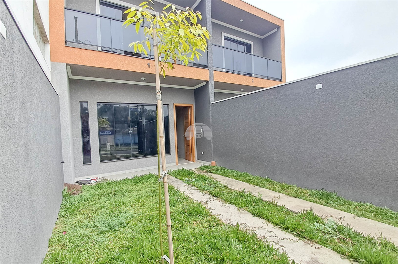 Sobrado à venda em Pinheirinho, Curitiba — Portal Chave Fácil