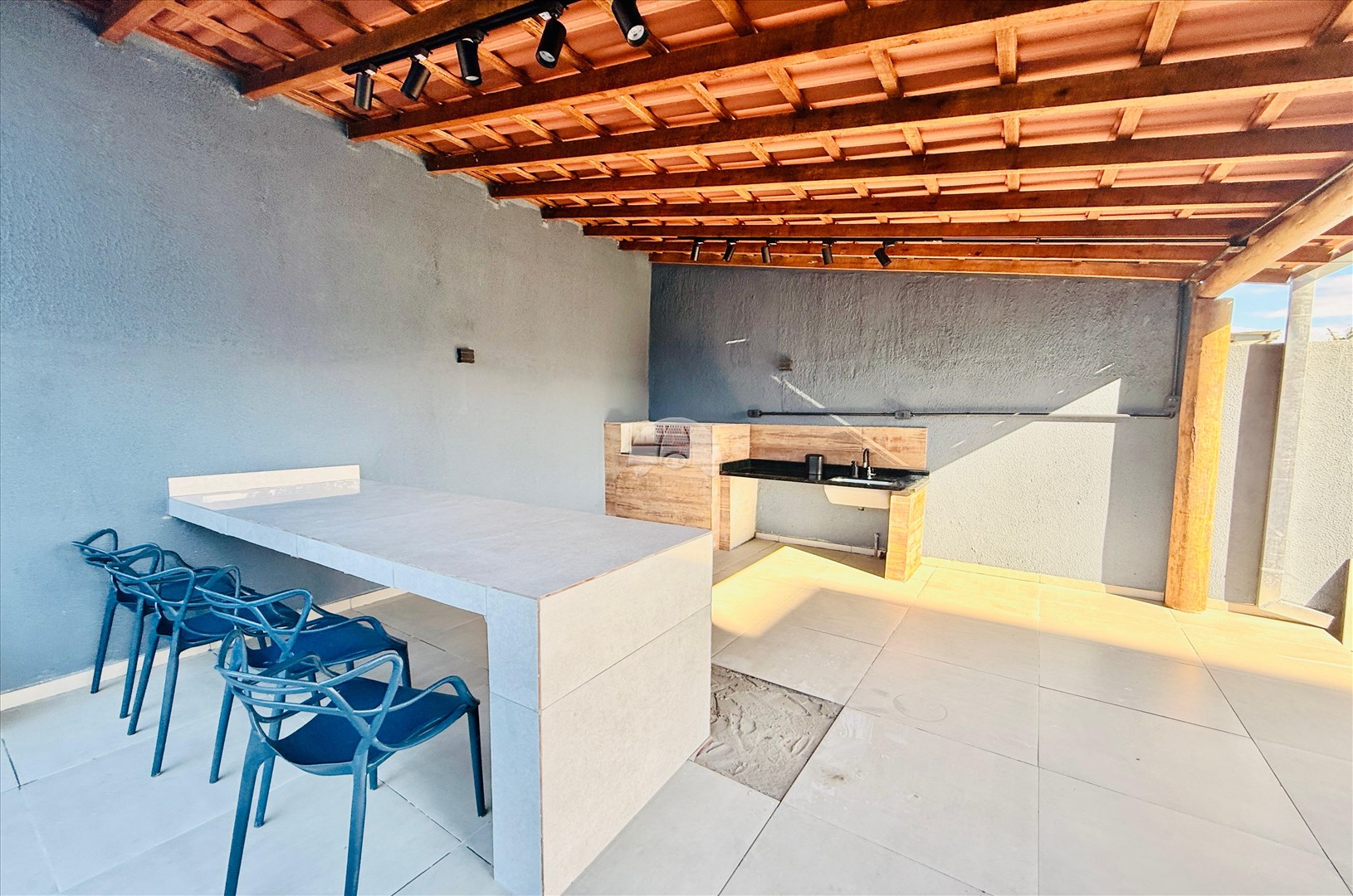 Apartamento à venda em Balneario Gaivotas, Matinhos — Portal Chave Fácil