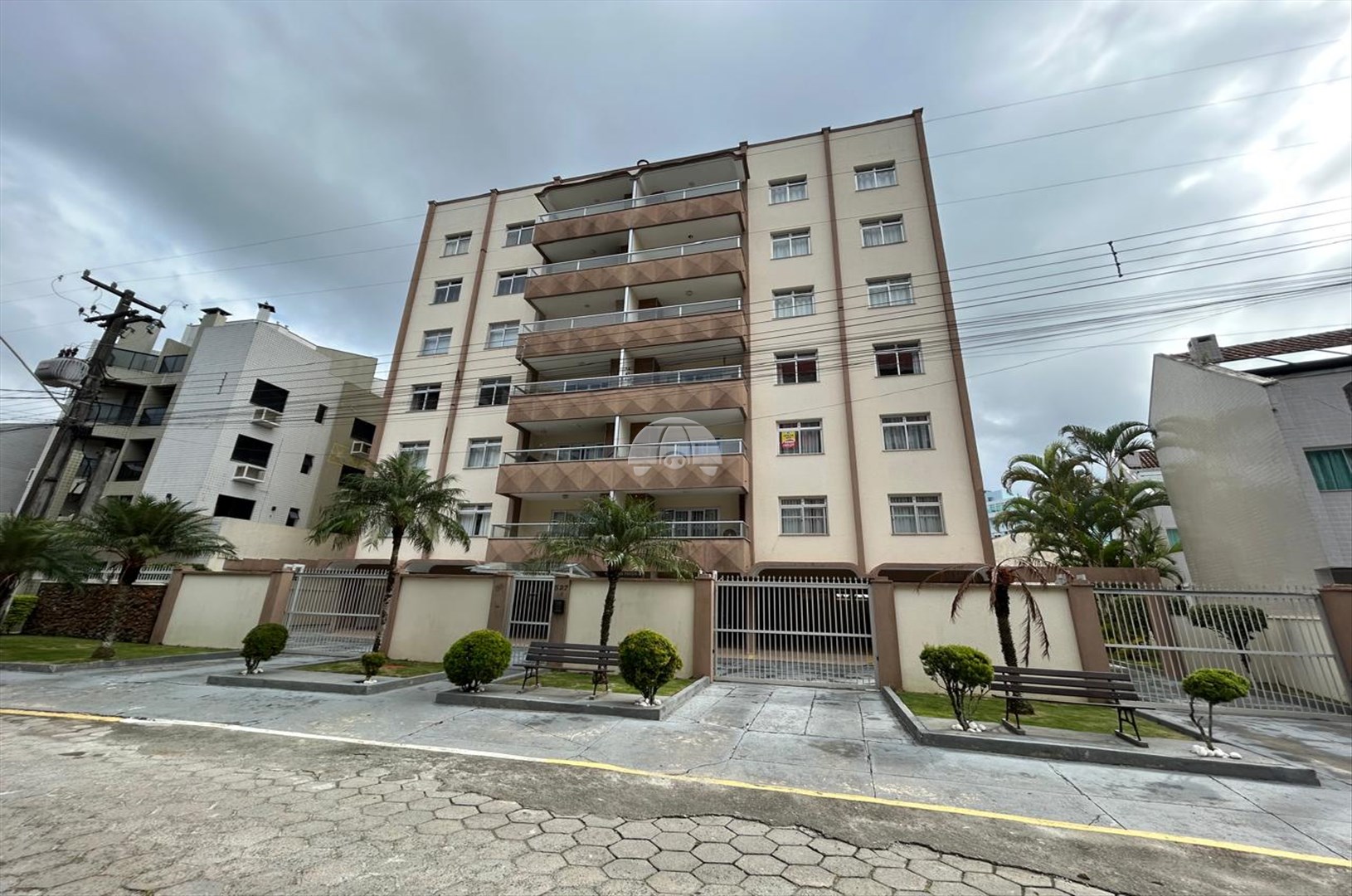 Apartamento à venda em Caioba, Matinhos — Portal Chave Fácil