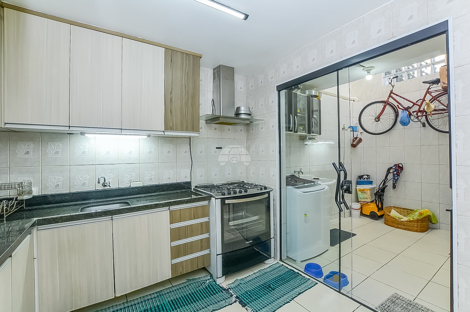 Casa à venda em Xaxim, Curitiba — GOMES CONSULTOR IMOBILIARIO LTDA.