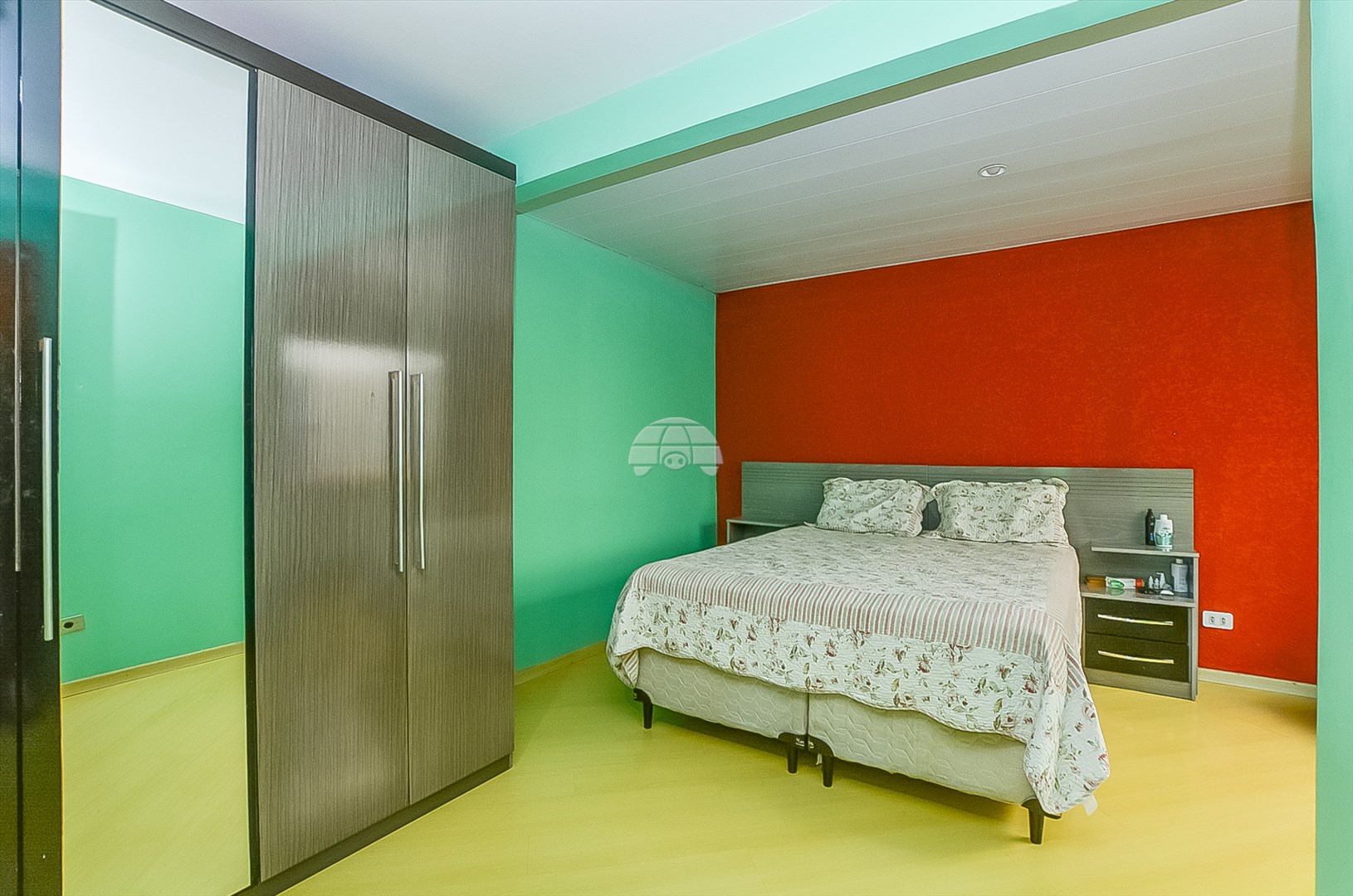 Casa à venda em Xaxim, Curitiba — GOMES CONSULTOR IMOBILIARIO LTDA.