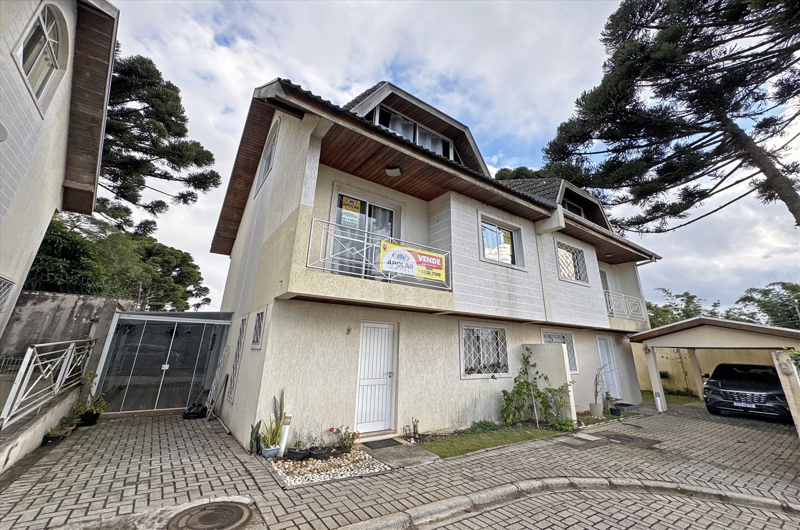 Sobrado para alugar em Taboão, Curitiba — Portal Chave Fácil