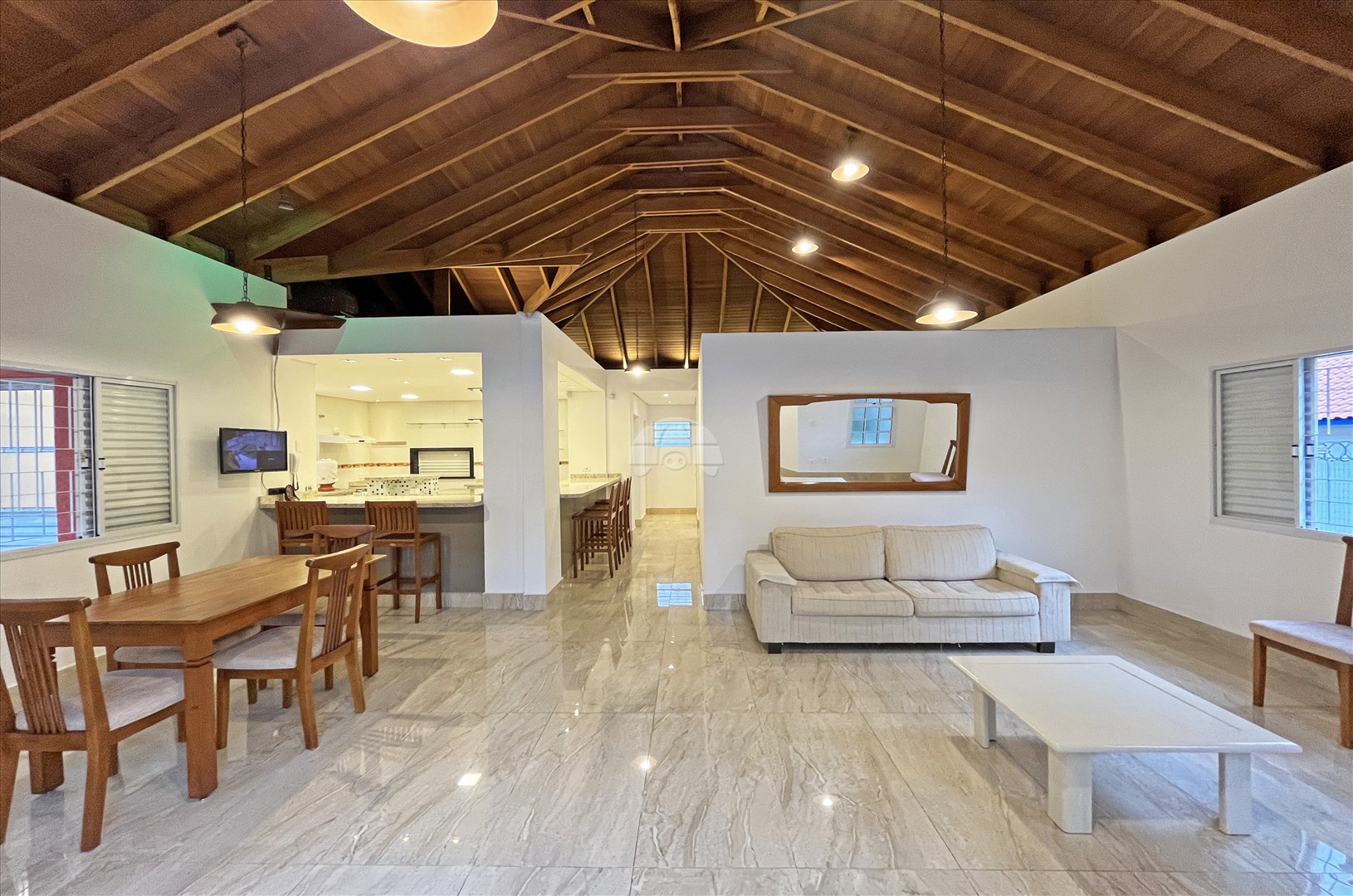 Casa para alugar em Santa Felicidade, Curitiba — Portal Chave Fácil