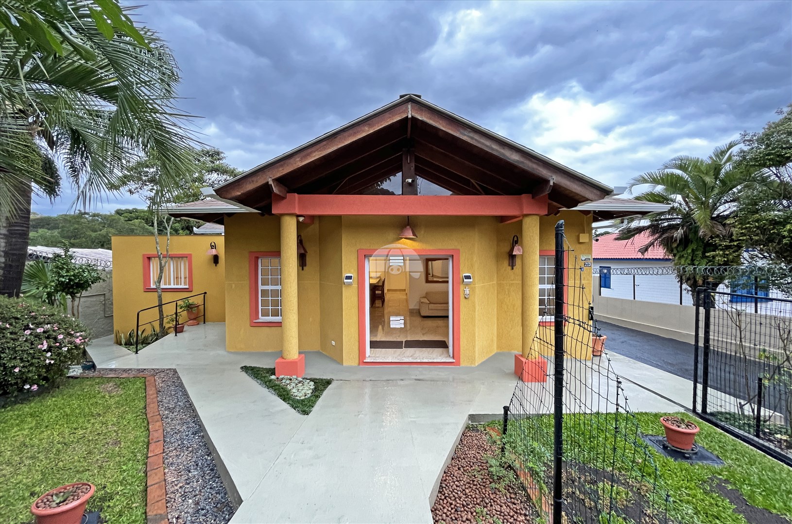Casa para alugar em Santa Felicidade, Curitiba — Portal Chave Fácil