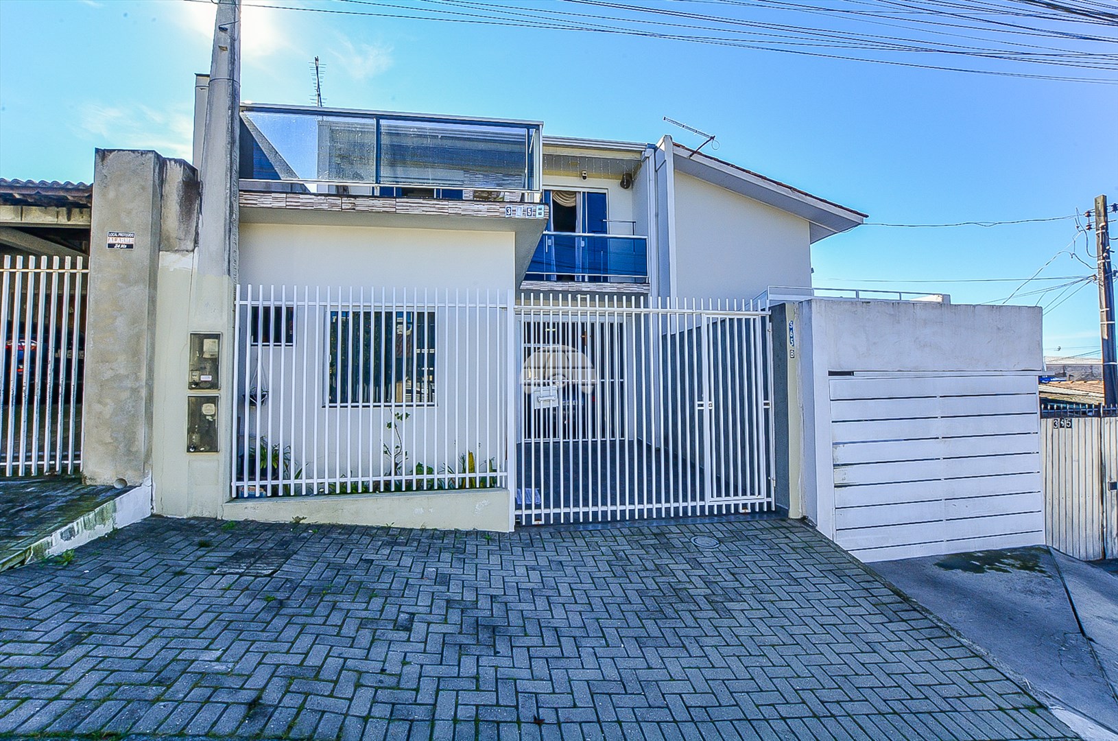 Sobrado à venda em Pinheirinho, Curitiba — Portal Chave Fácil