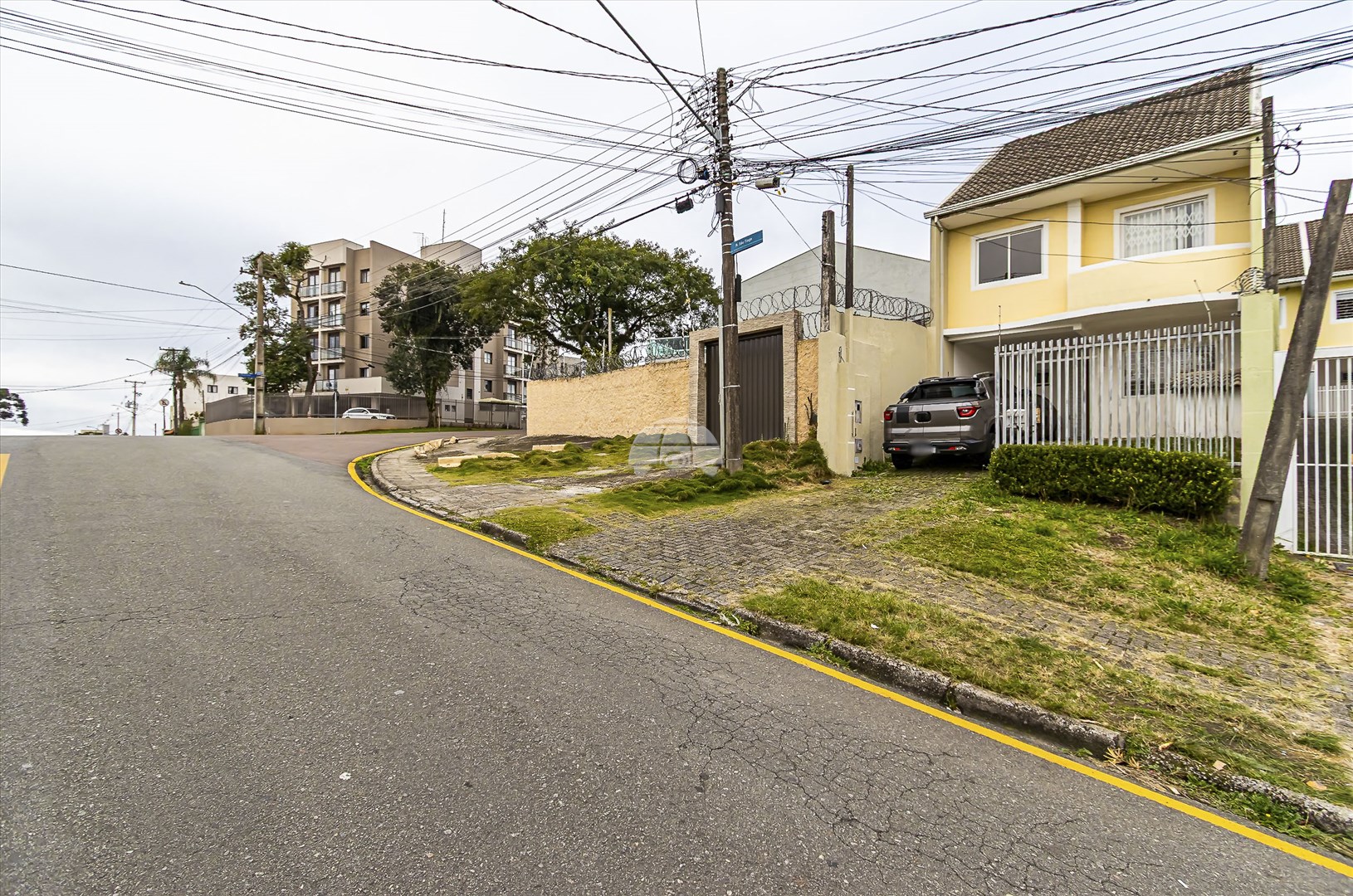 Casa à venda em Cajuru, Curitiba — Portal Chave Fácil